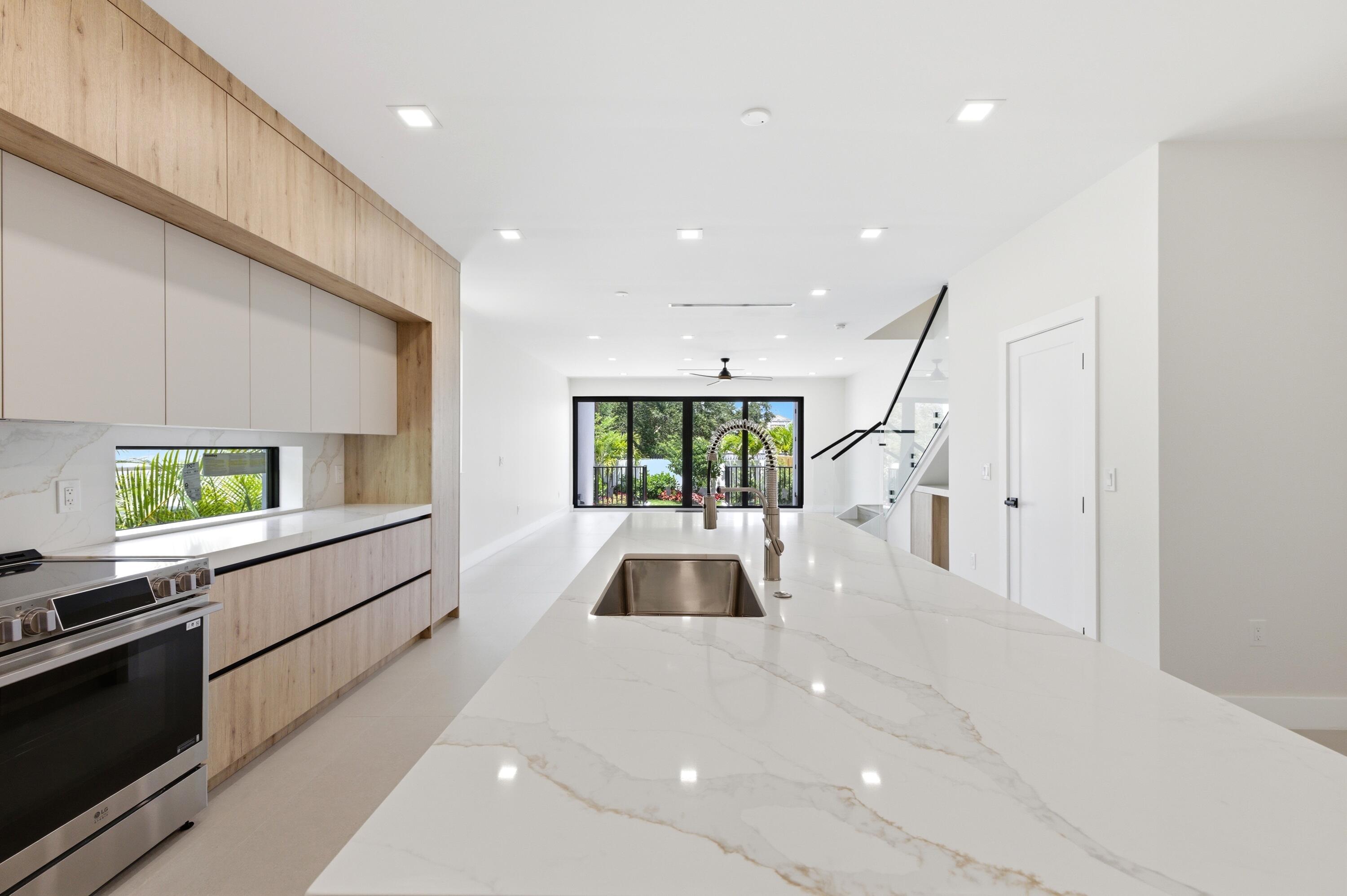 819 SW 1st Fort Lauderdale, FL 33312