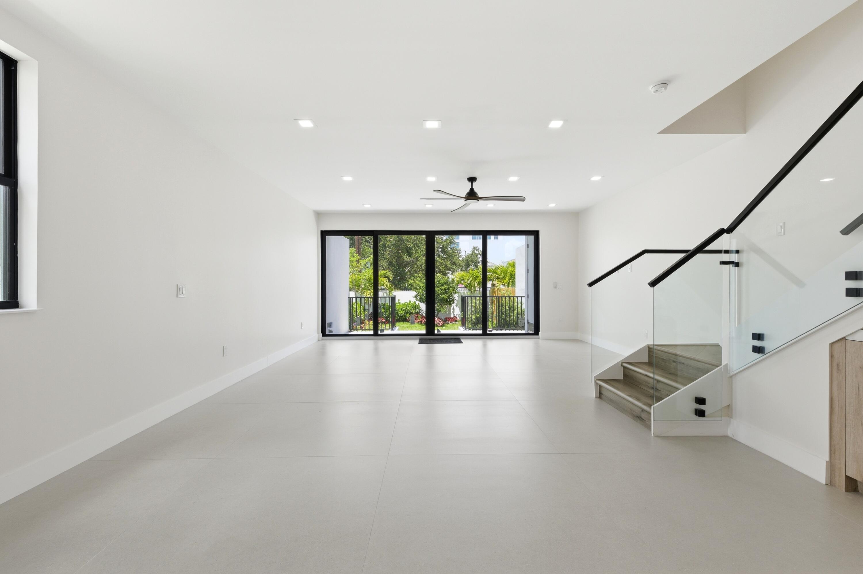 819 SW 1st Fort Lauderdale, FL 33312