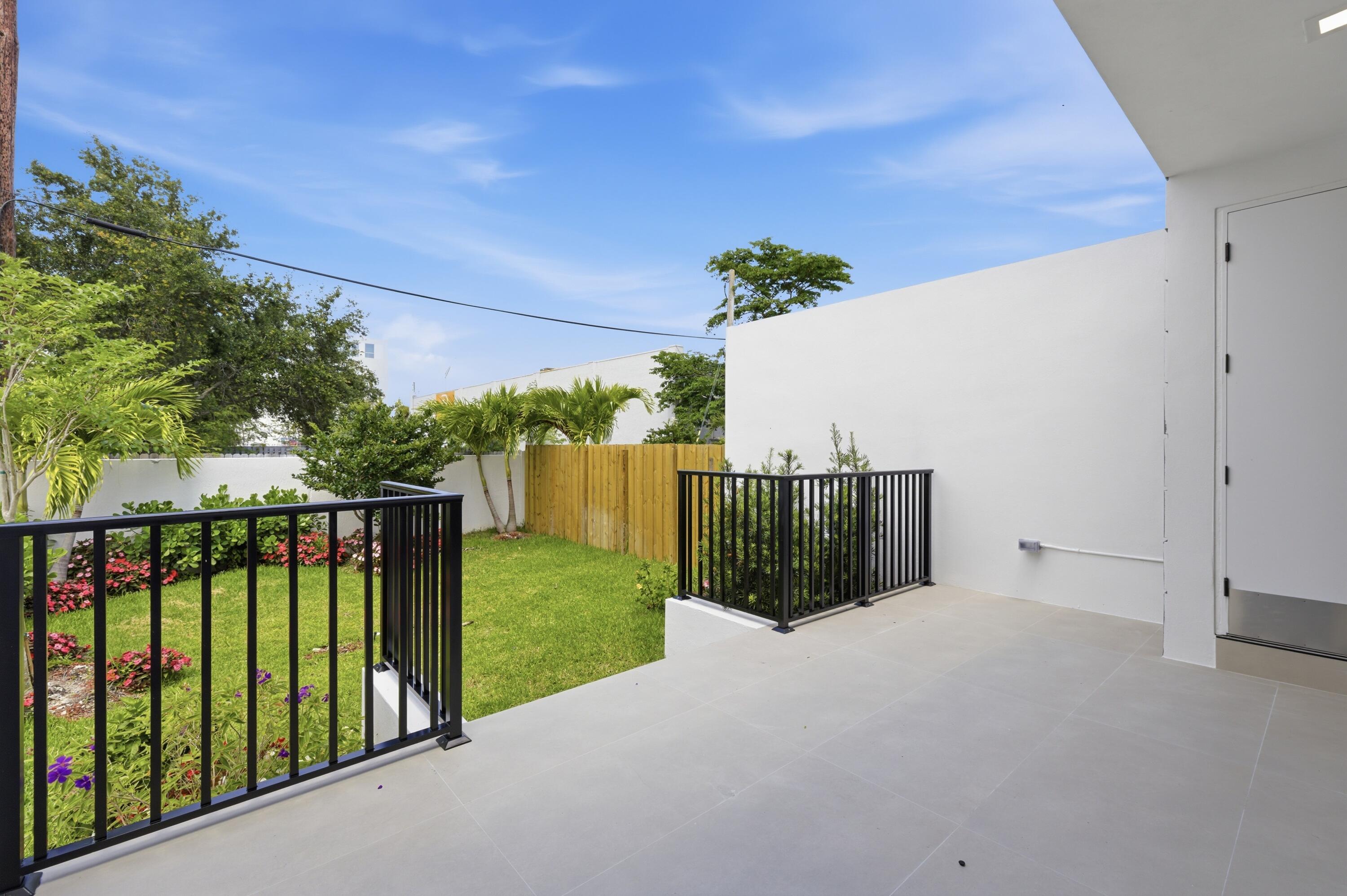 819 SW 1st Fort Lauderdale, FL 33312