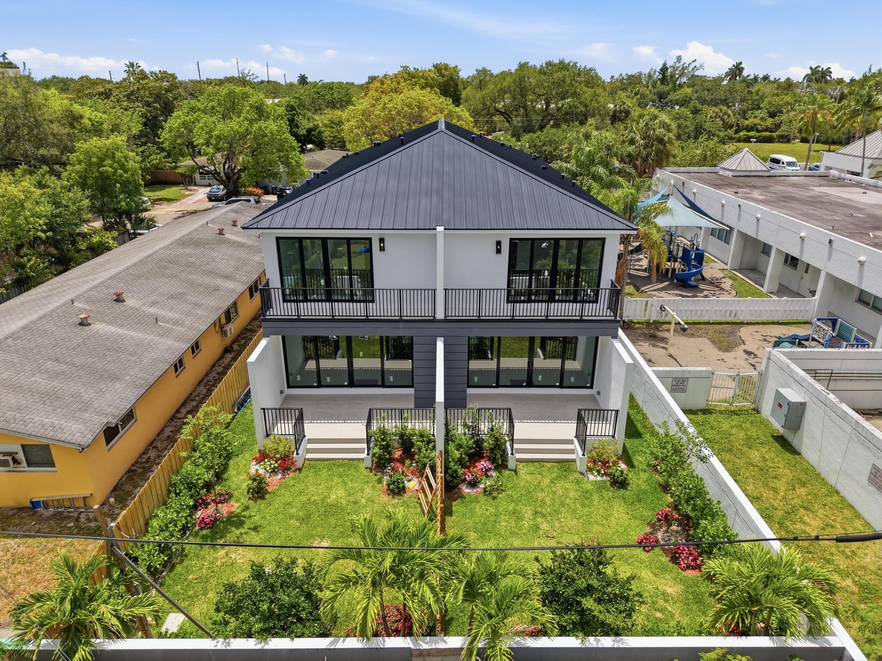 819 SW 1st Fort Lauderdale, FL 33312