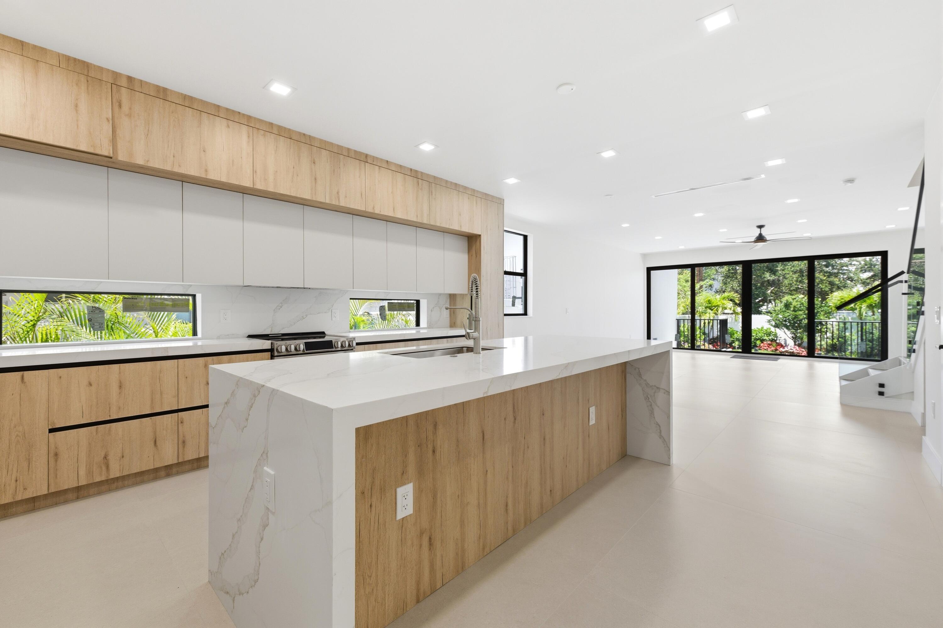 819 SW 1st Fort Lauderdale, FL 33312