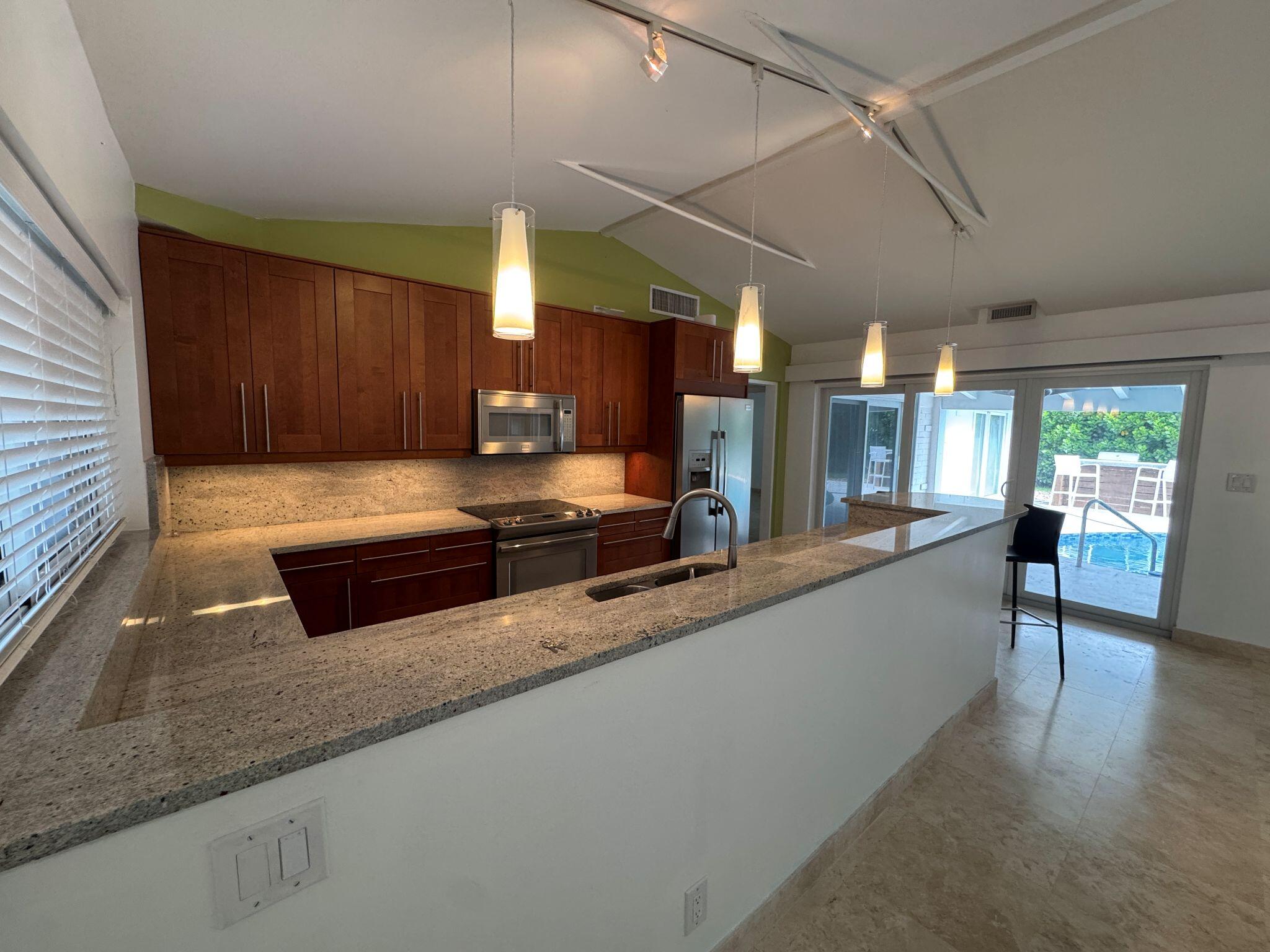2701 NE 27th Fort Lauderdale, FL 33306