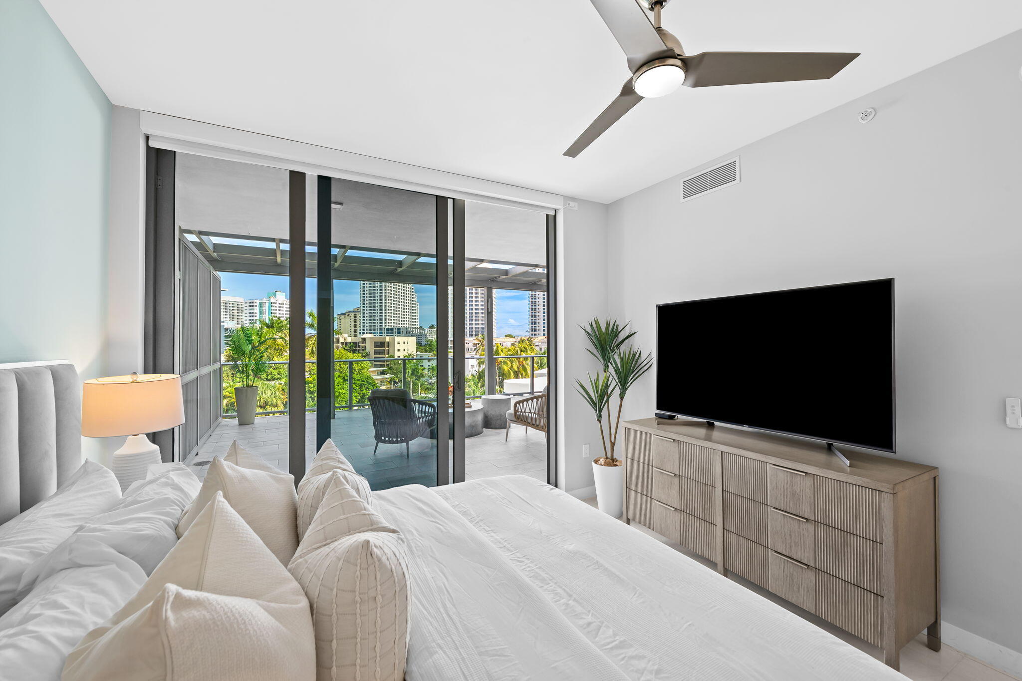 435 Bayshore #302 Fort Lauderdale, FL 33304