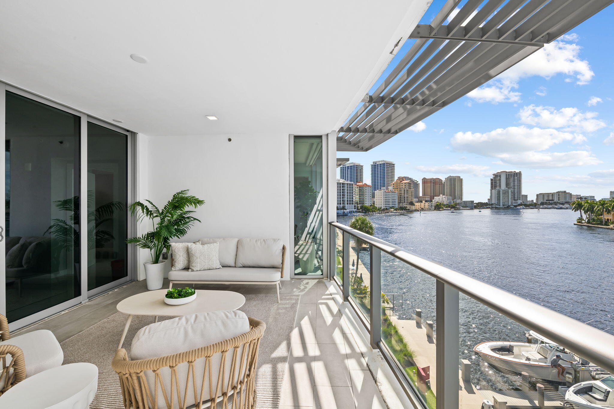 435 Bayshore #302 Fort Lauderdale, FL 33304