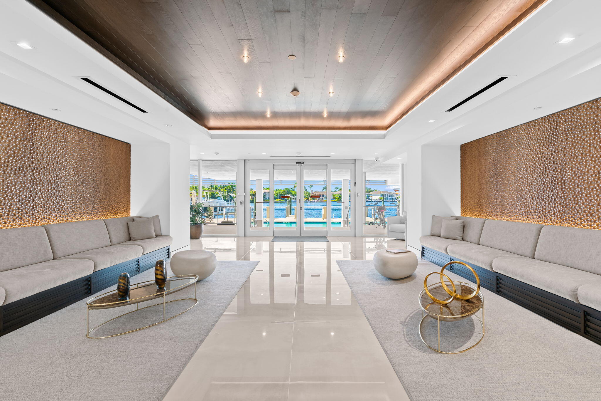 435 Bayshore #302 Fort Lauderdale, FL 33304
