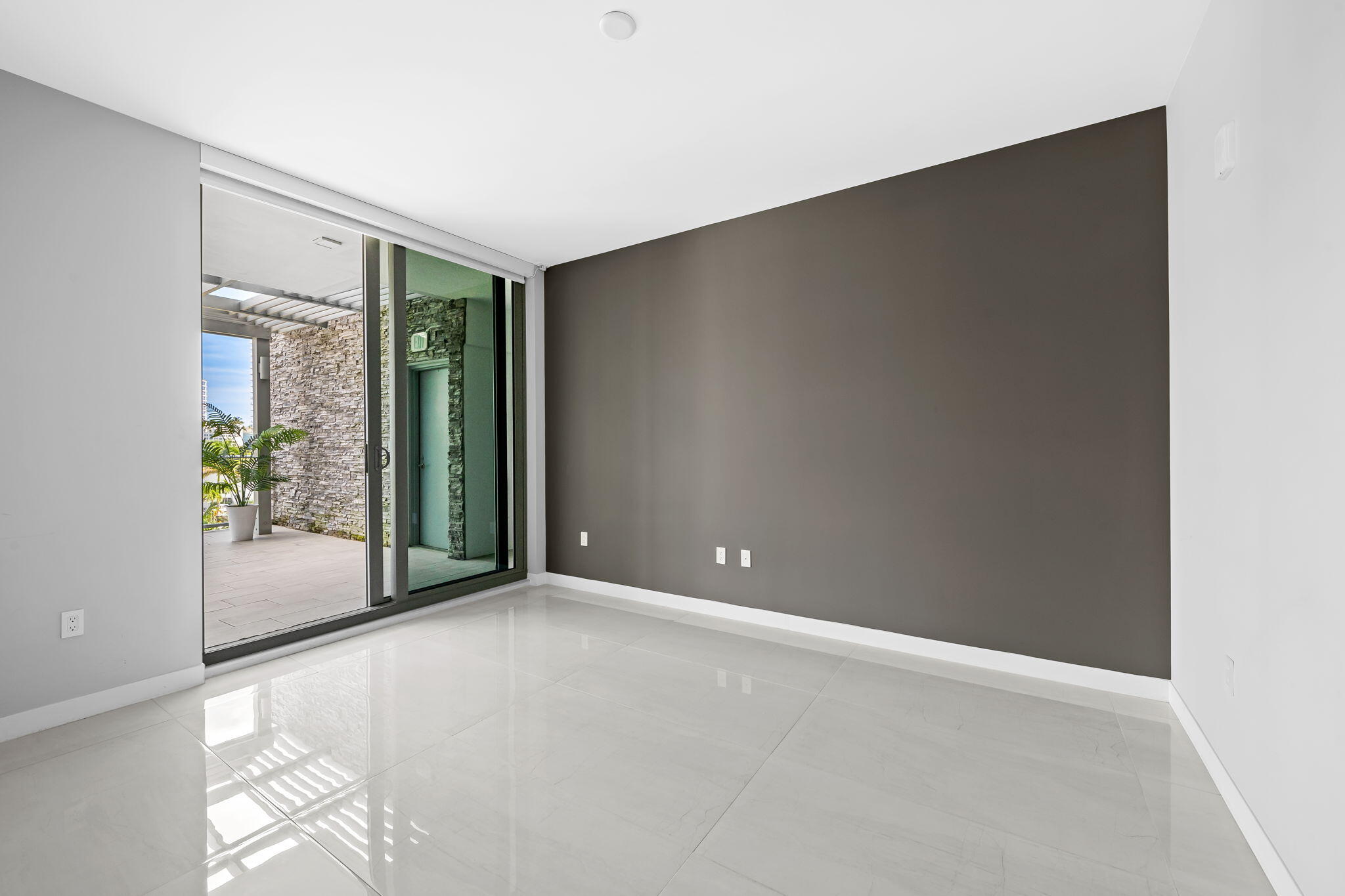 435 Bayshore #302 Fort Lauderdale, FL 33304