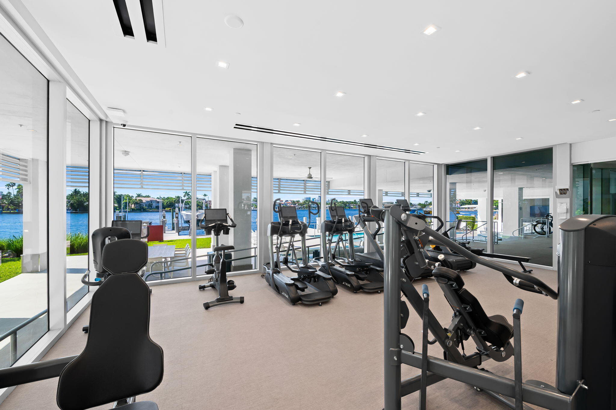 435 Bayshore #302 Fort Lauderdale, FL 33304