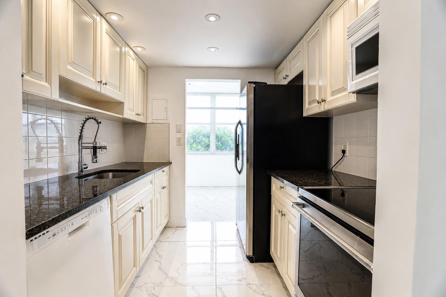 101 Briny #401 Pompano Beach, FL 33062