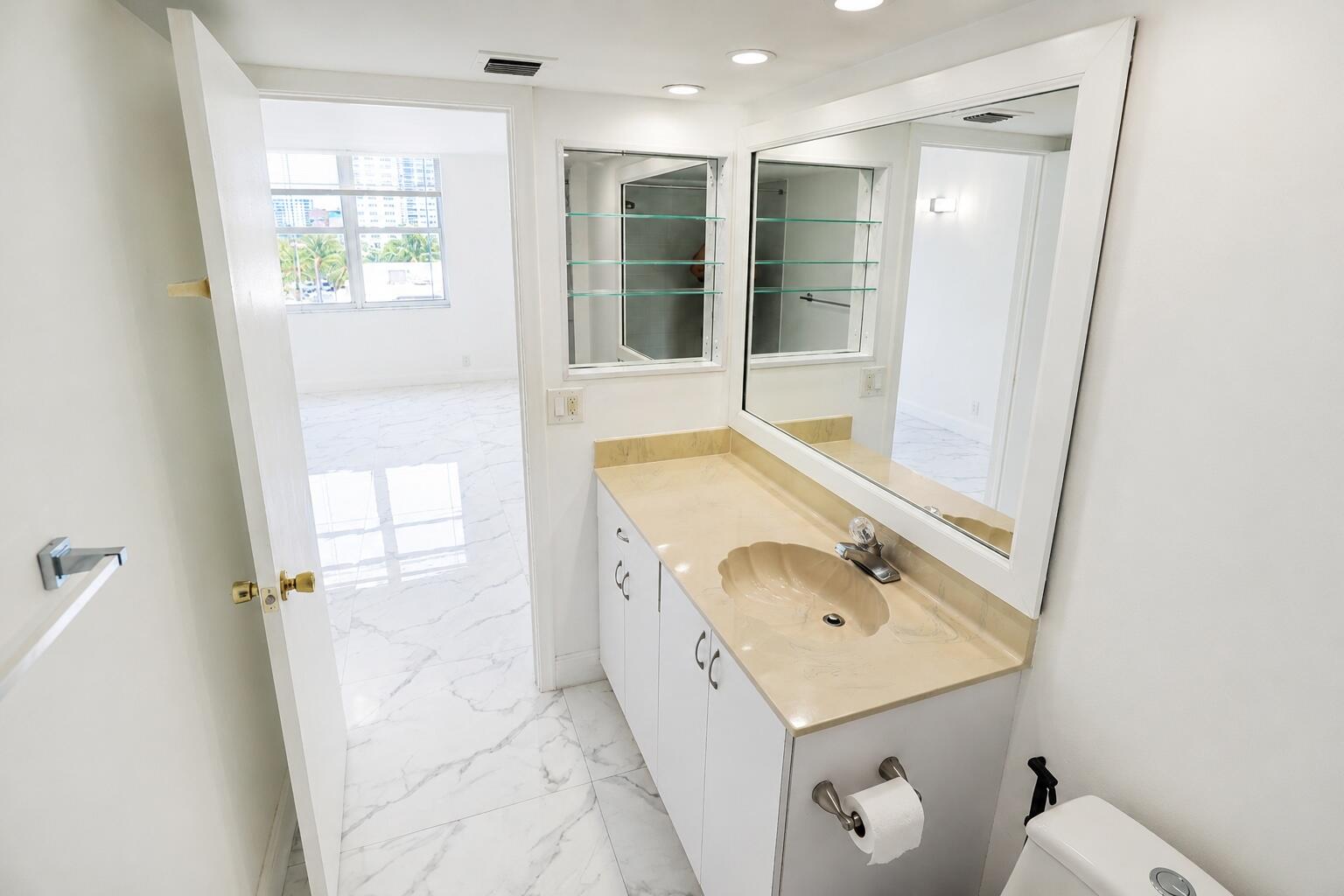 101 Briny #401 Pompano Beach, FL 33062