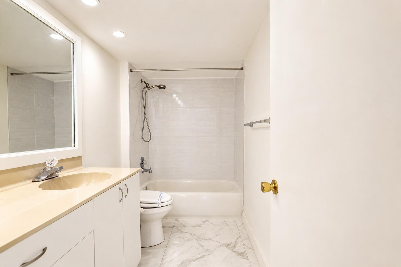 101 Briny #401 Pompano Beach, FL 33062