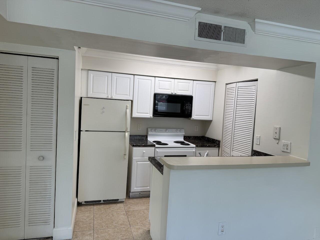 1227 SW Lion #301