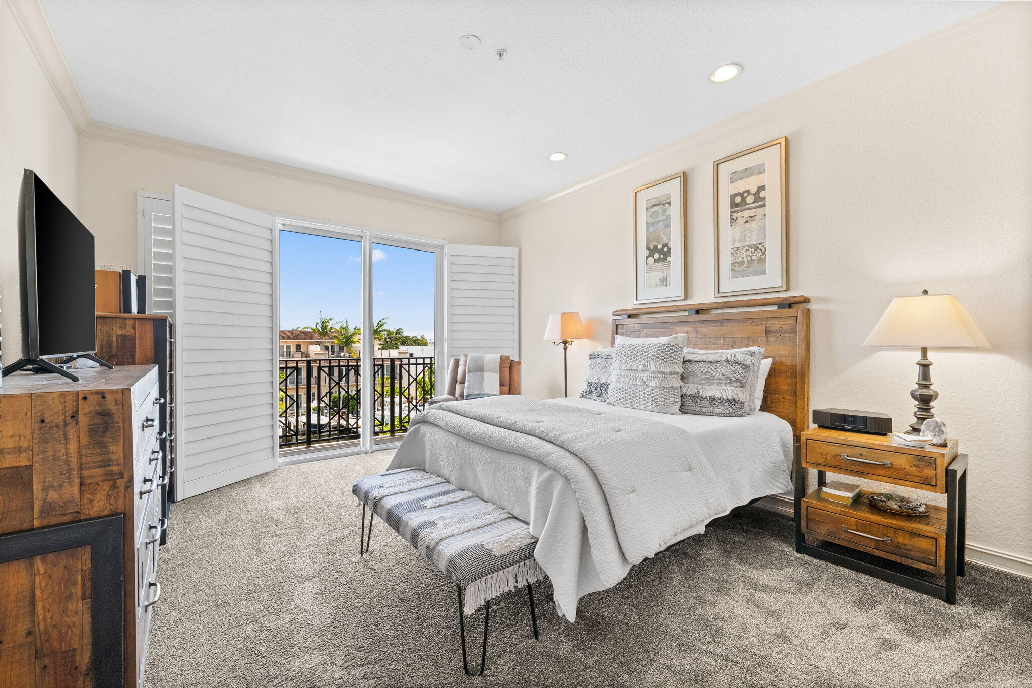 2720 NE 15th #303 Fort Lauderdale, FL 33304