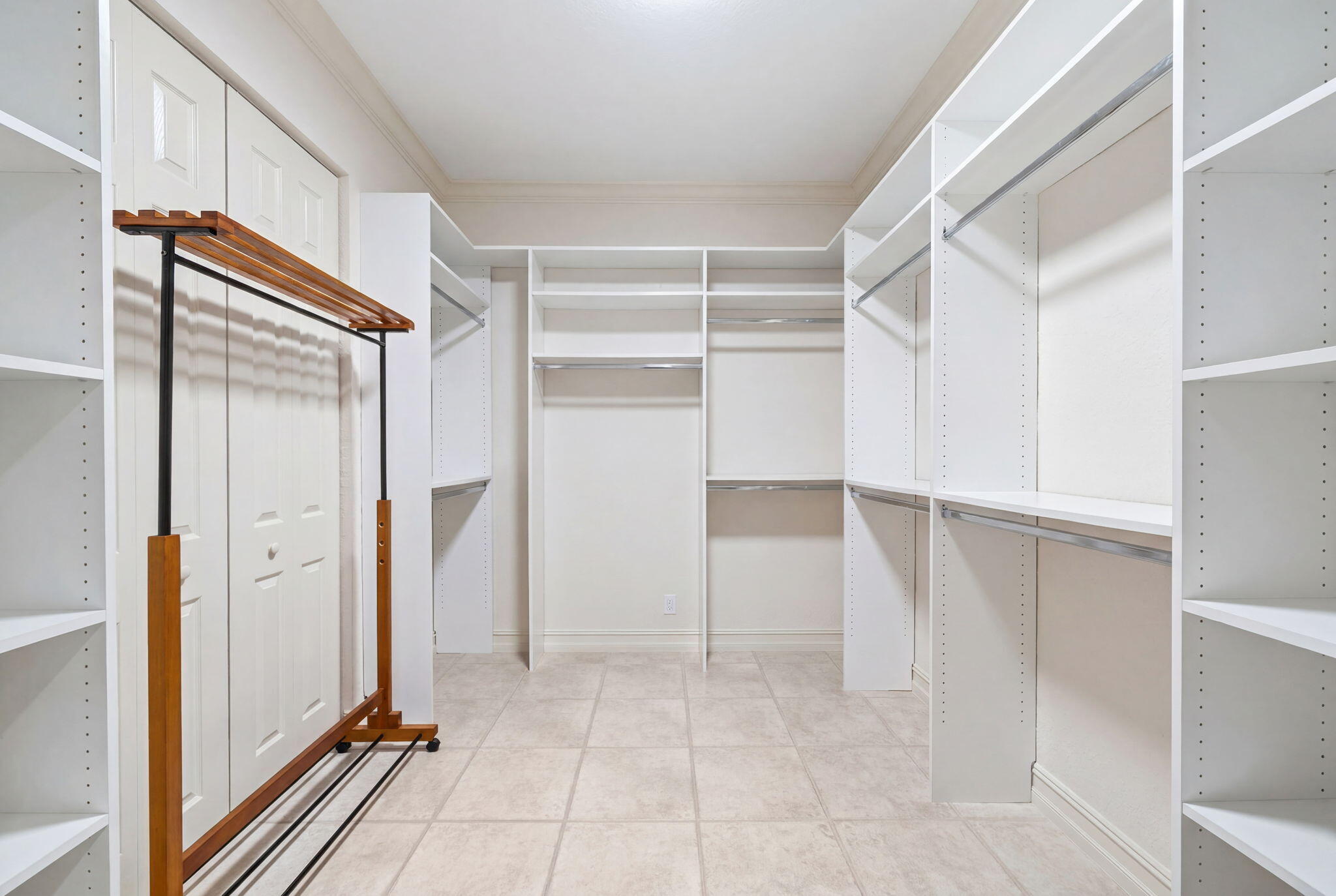 2720 NE 15th #303 Fort Lauderdale, FL 33304