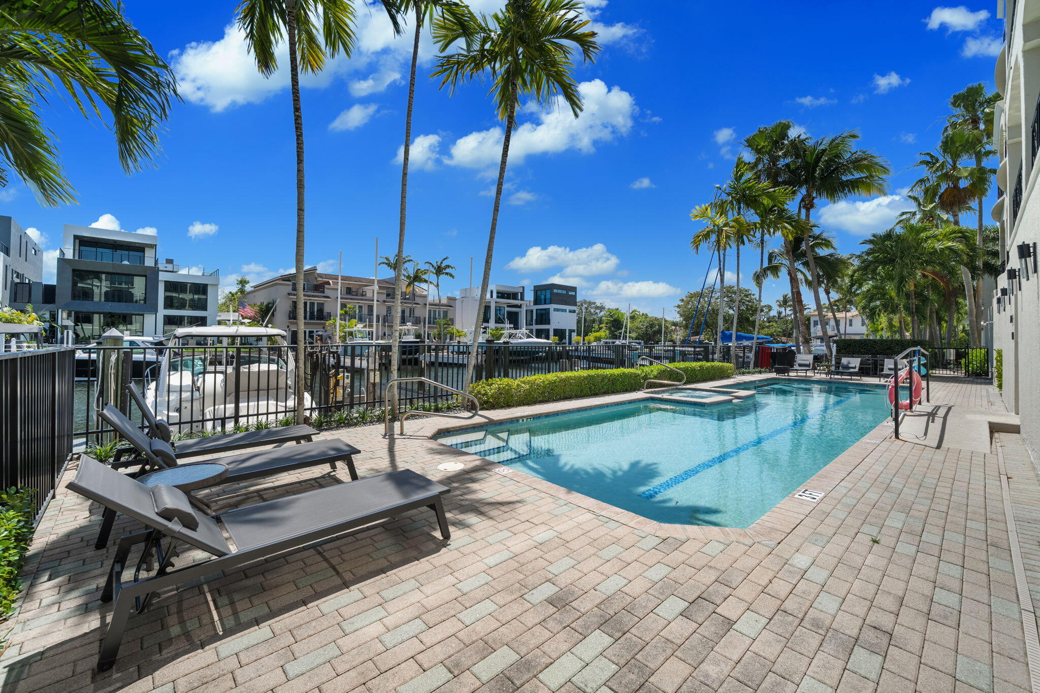2720 NE 15th #303 Fort Lauderdale, FL 33304