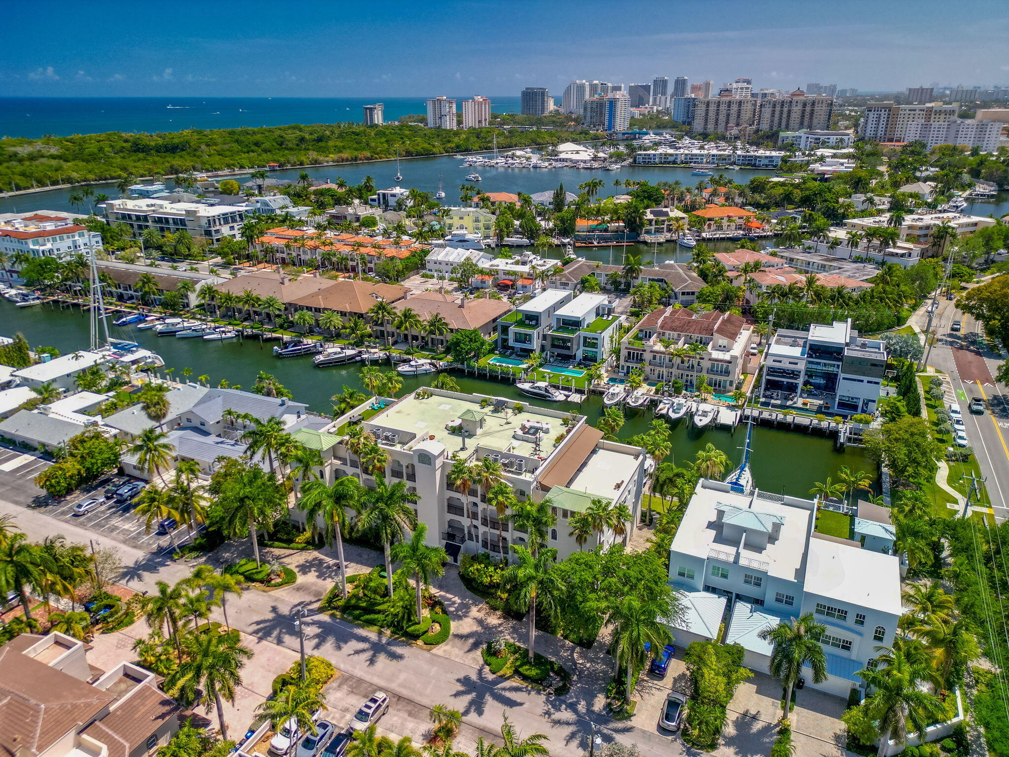 2720 NE 15th #303 Fort Lauderdale, FL 33304