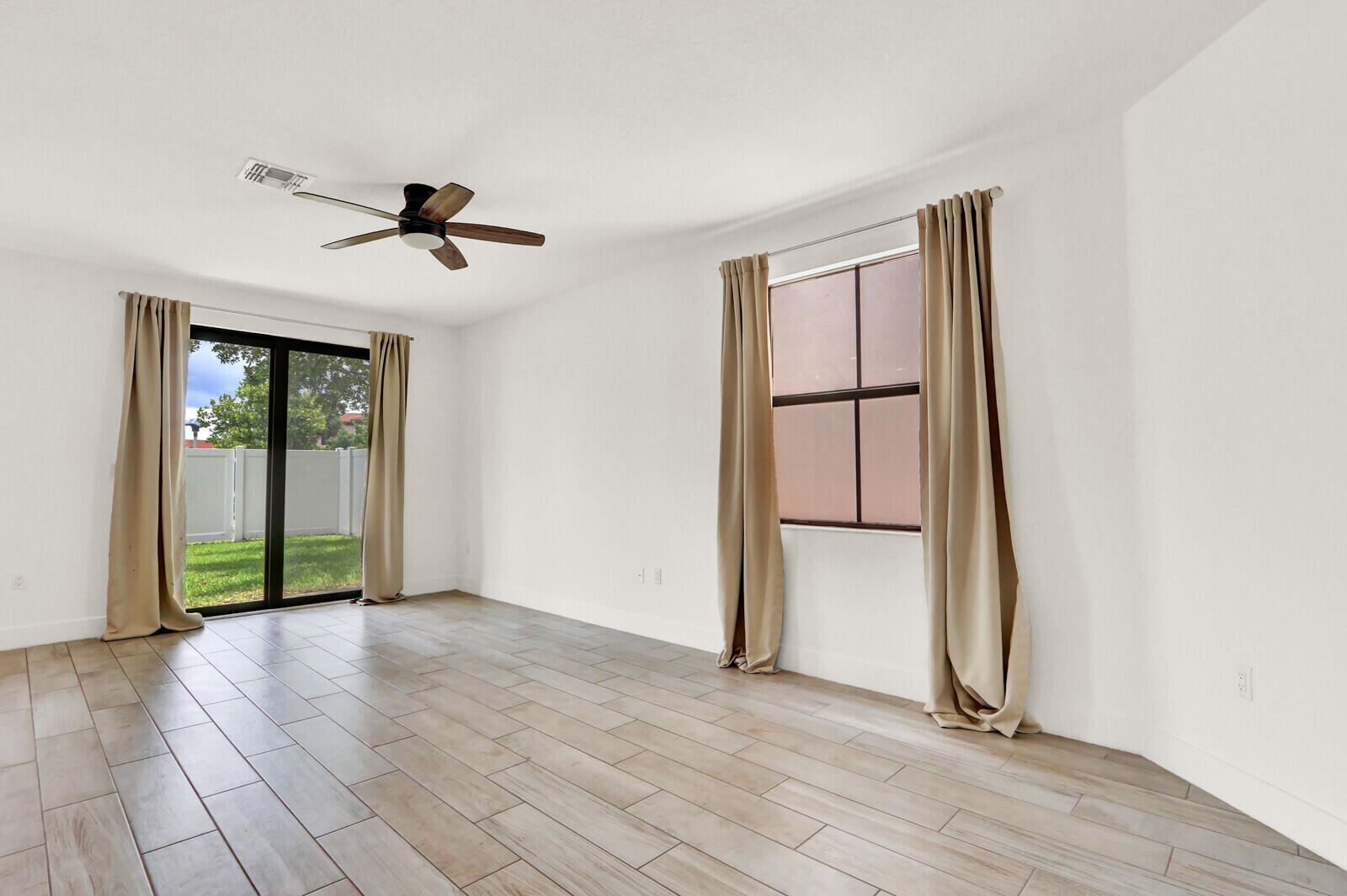 4008 Sequoia Riviera Beach, FL 33410