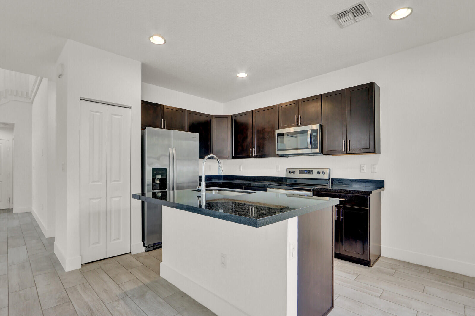 4008 Sequoia Riviera Beach, FL 33410