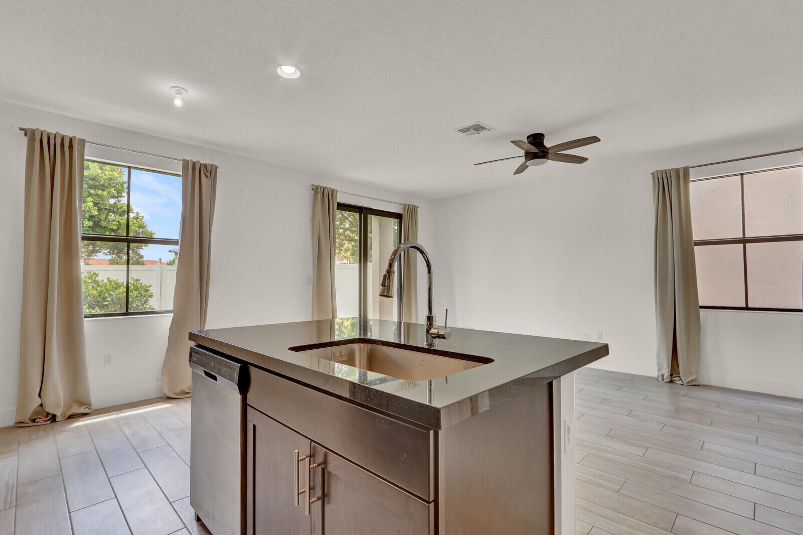 4008 Sequoia Riviera Beach, FL 33410