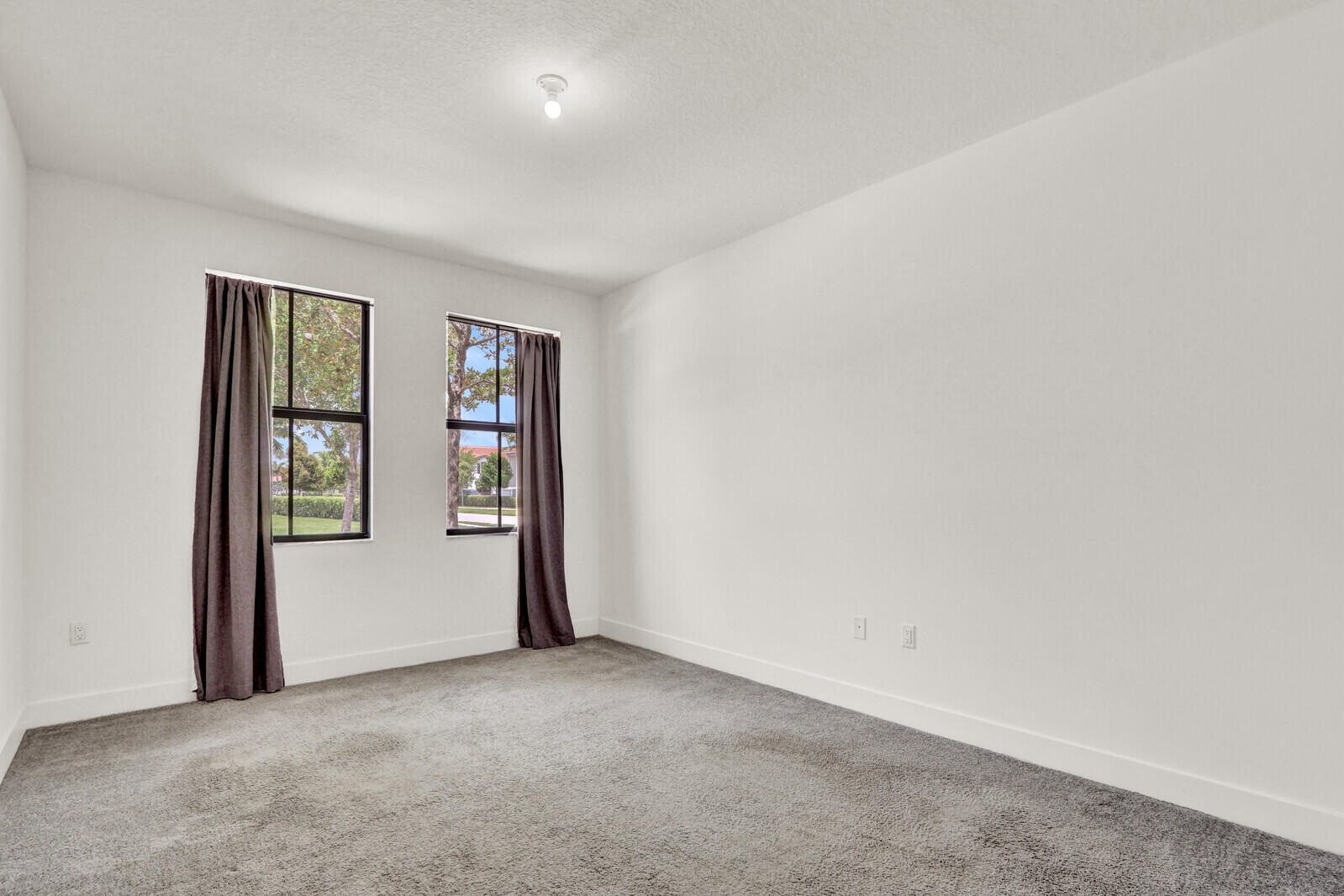 4008 Sequoia Riviera Beach, FL 33410
