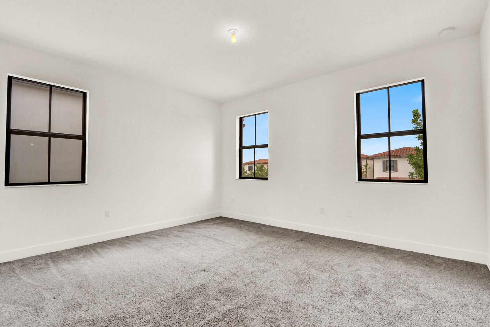 4008 Sequoia Riviera Beach, FL 33410