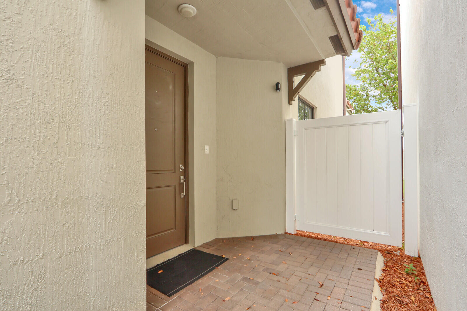 4008 Sequoia Riviera Beach, FL 33410