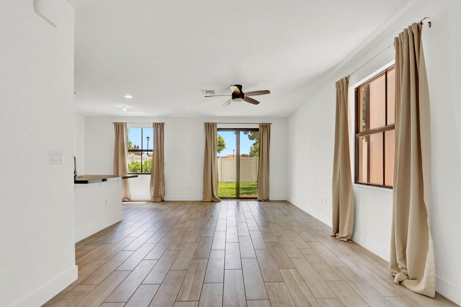 4008 Sequoia Riviera Beach, FL 33410