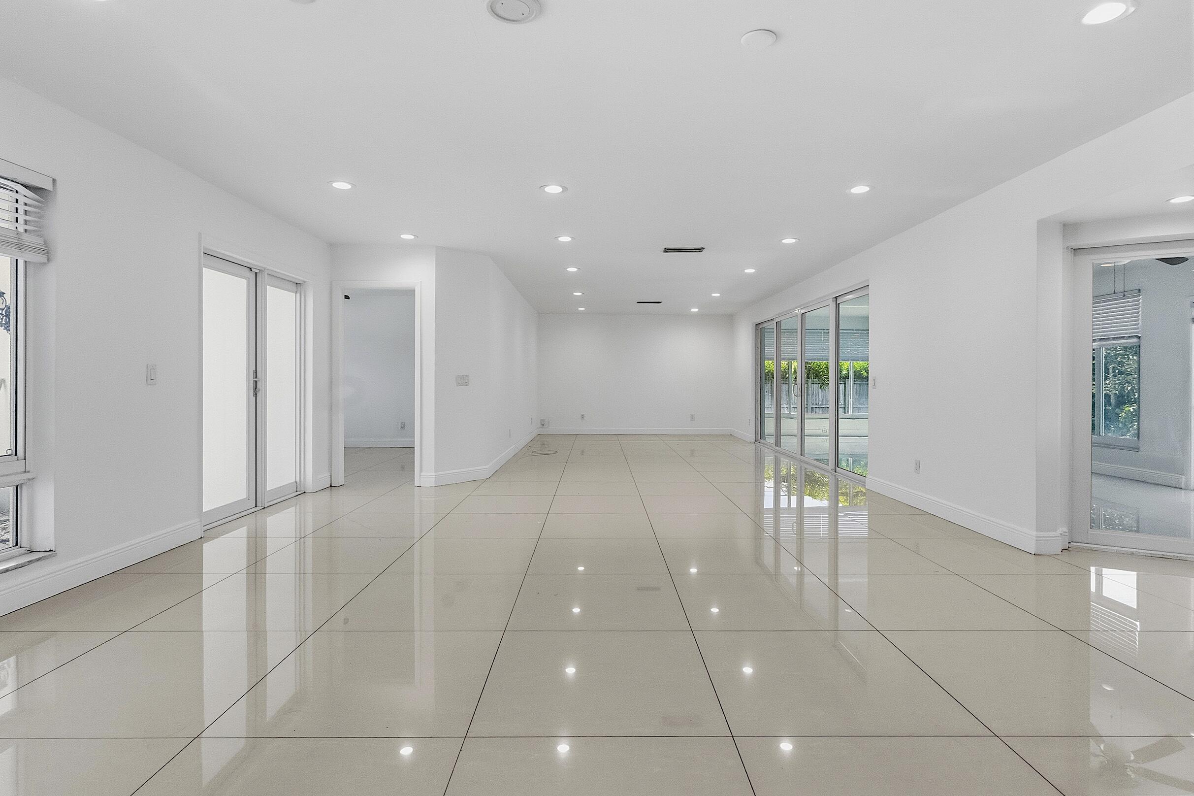 2910 NE 40th Lighthouse Point, FL 33064