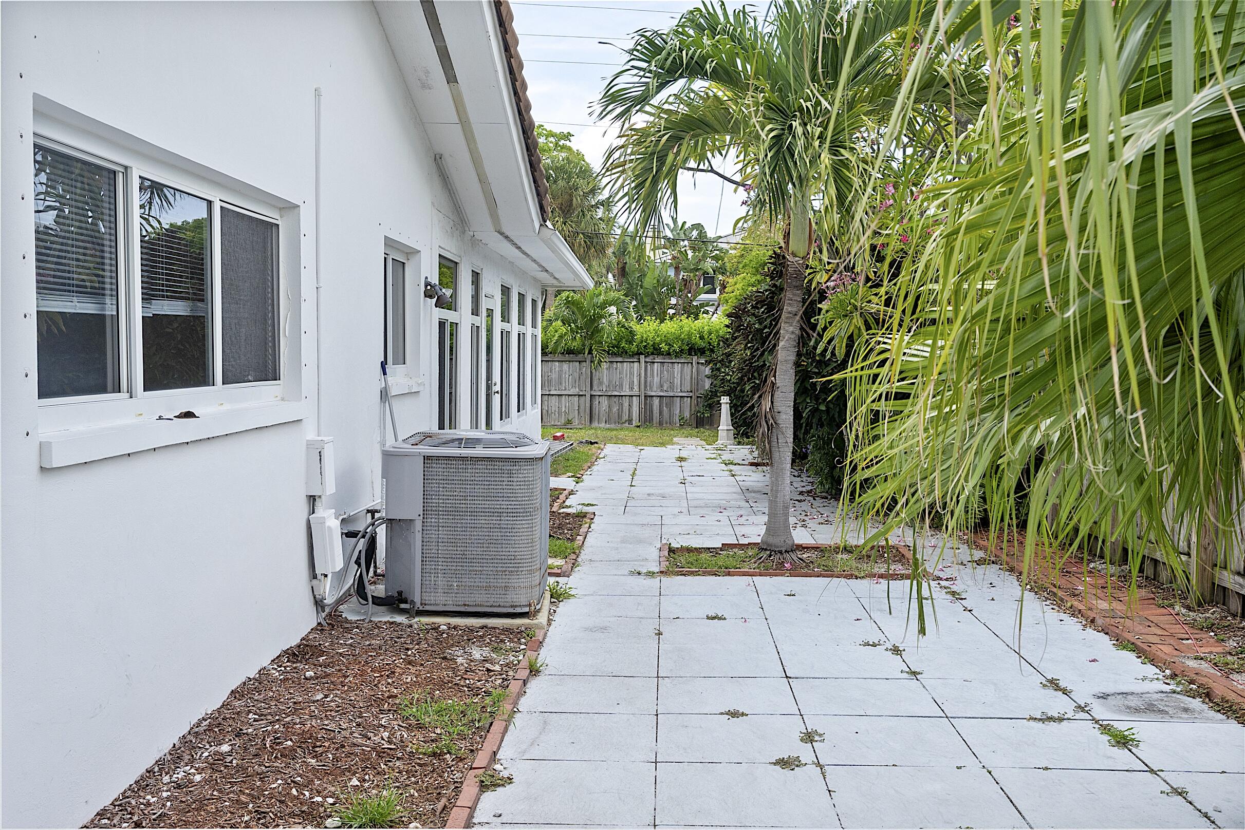 2910 NE 40th Lighthouse Point, FL 33064
