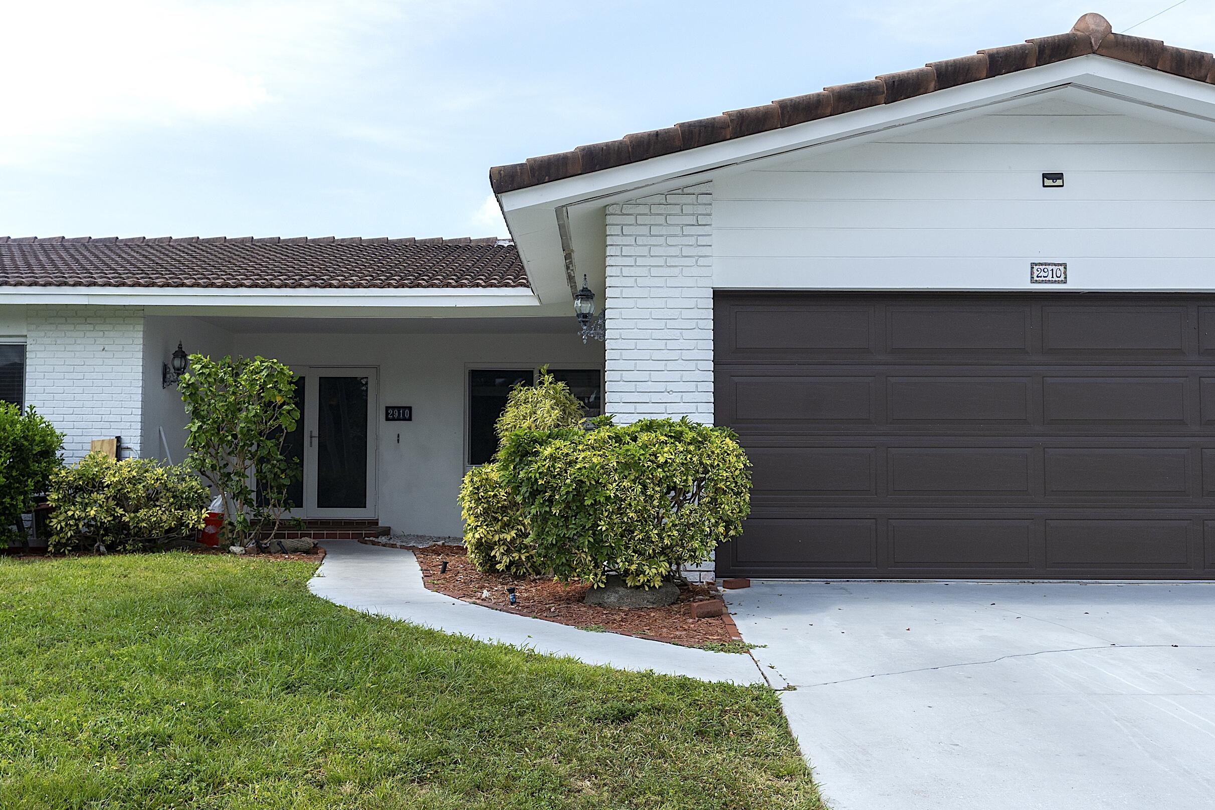 2910 NE 40th Lighthouse Point, FL 33064