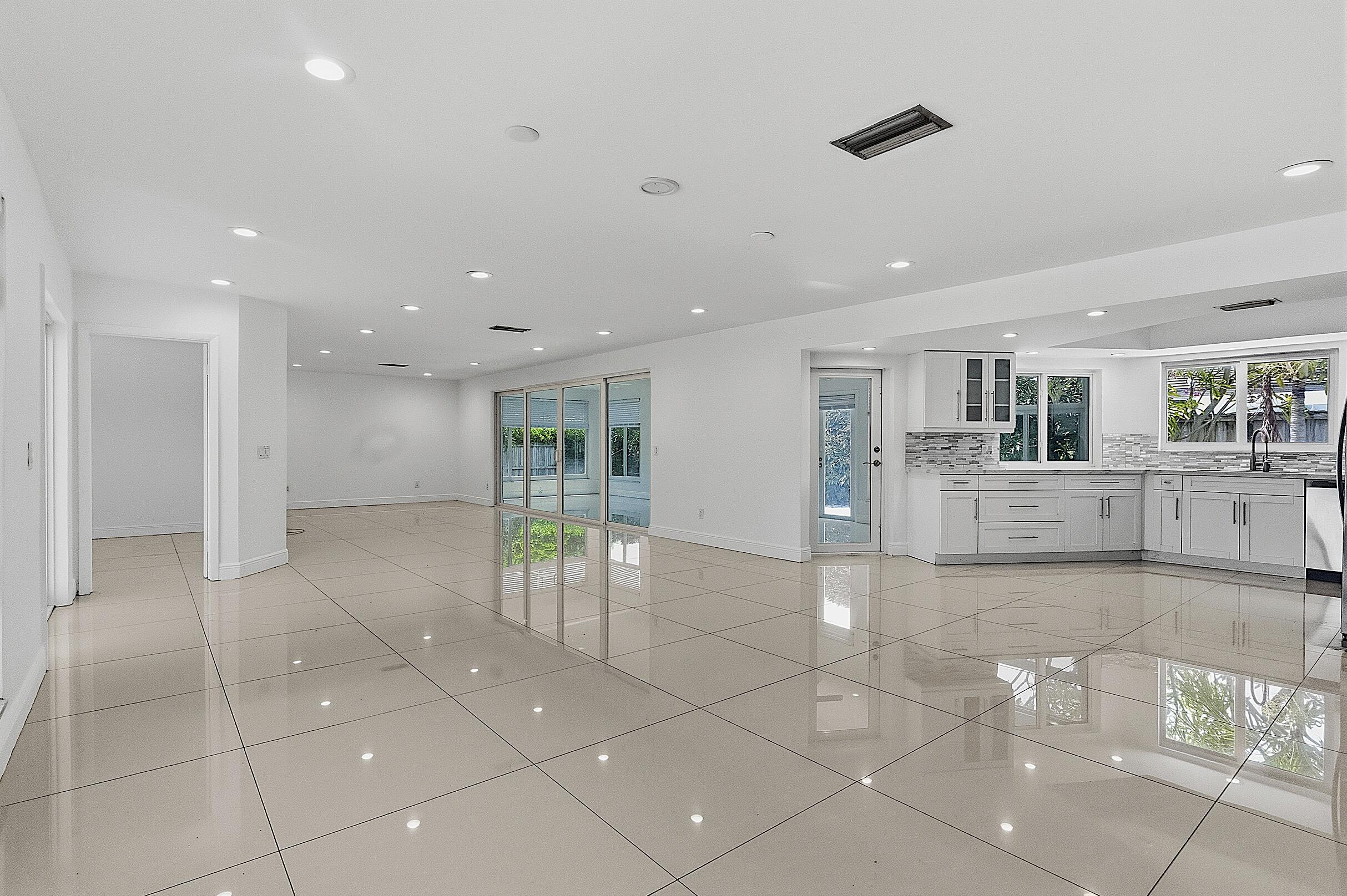 2910 NE 40th Lighthouse Point, FL 33064