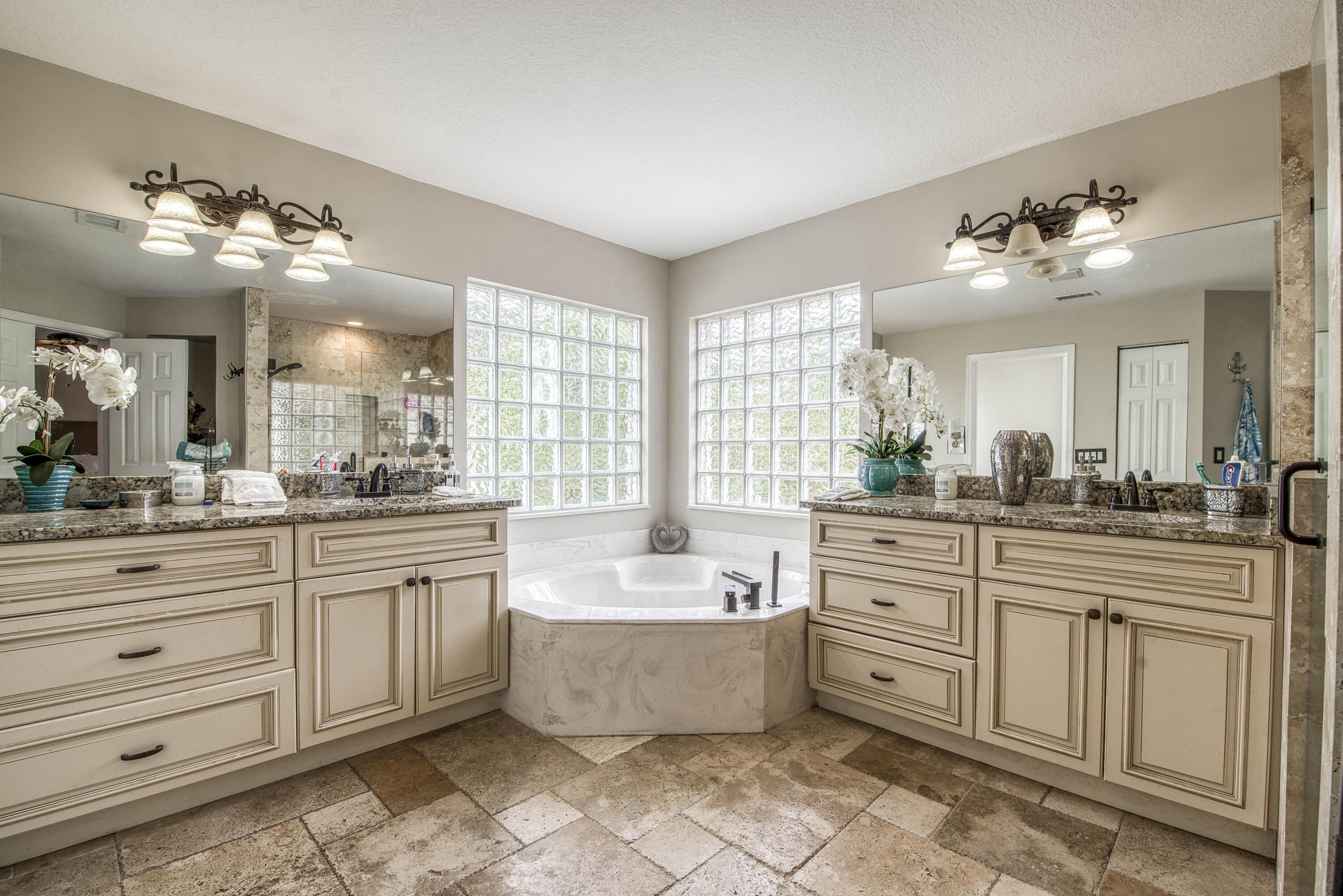 1508 Sagewood Riviera Beach, FL 33404