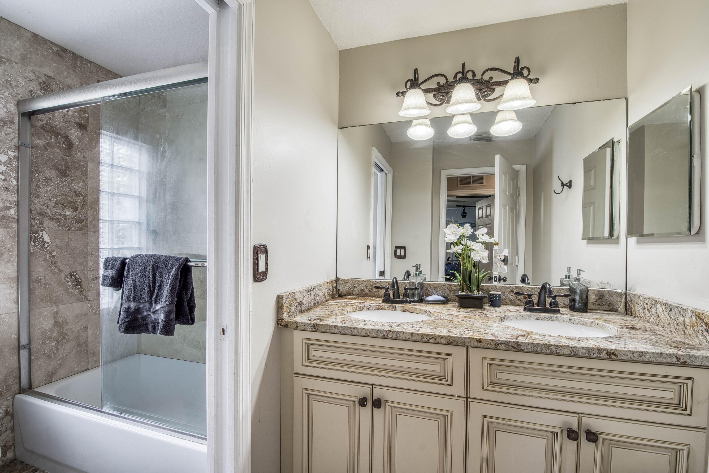 1508 Sagewood Riviera Beach, FL 33404