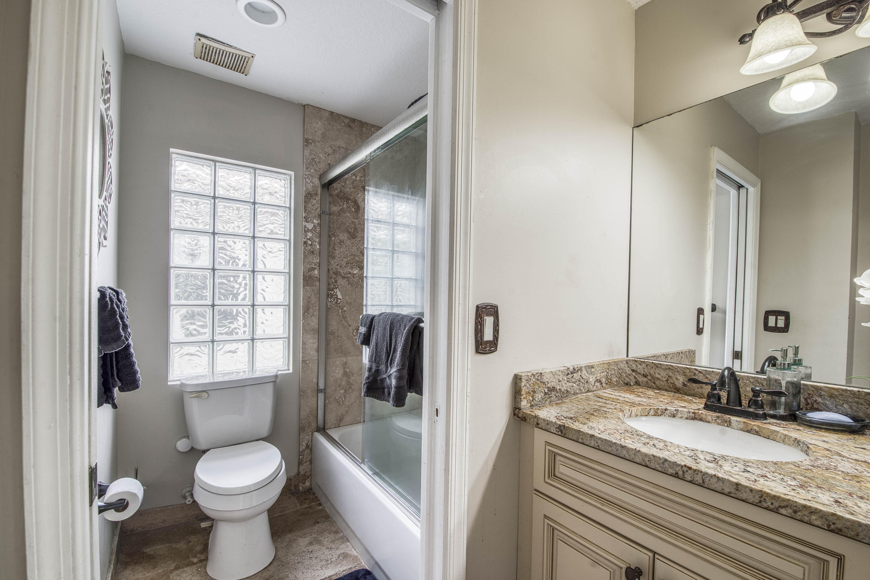 1508 Sagewood Riviera Beach, FL 33404