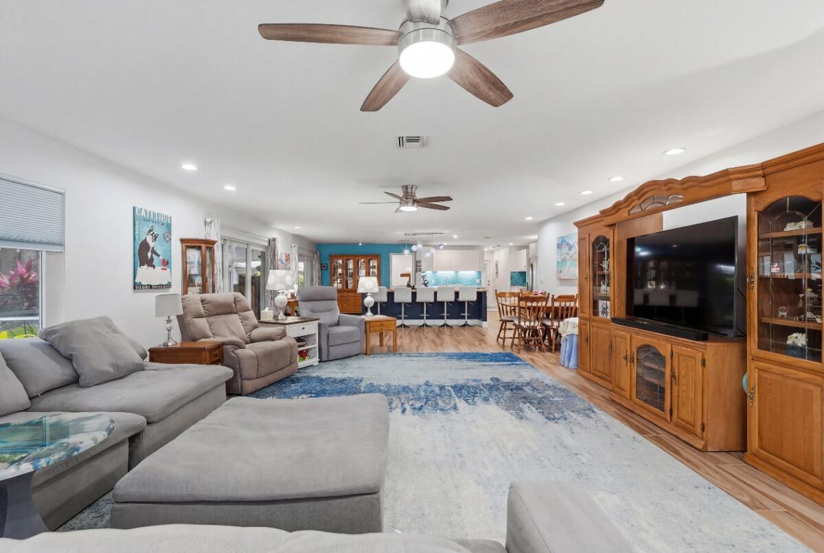 904 W Cypress #V-46 Pompano Beach, FL 33069