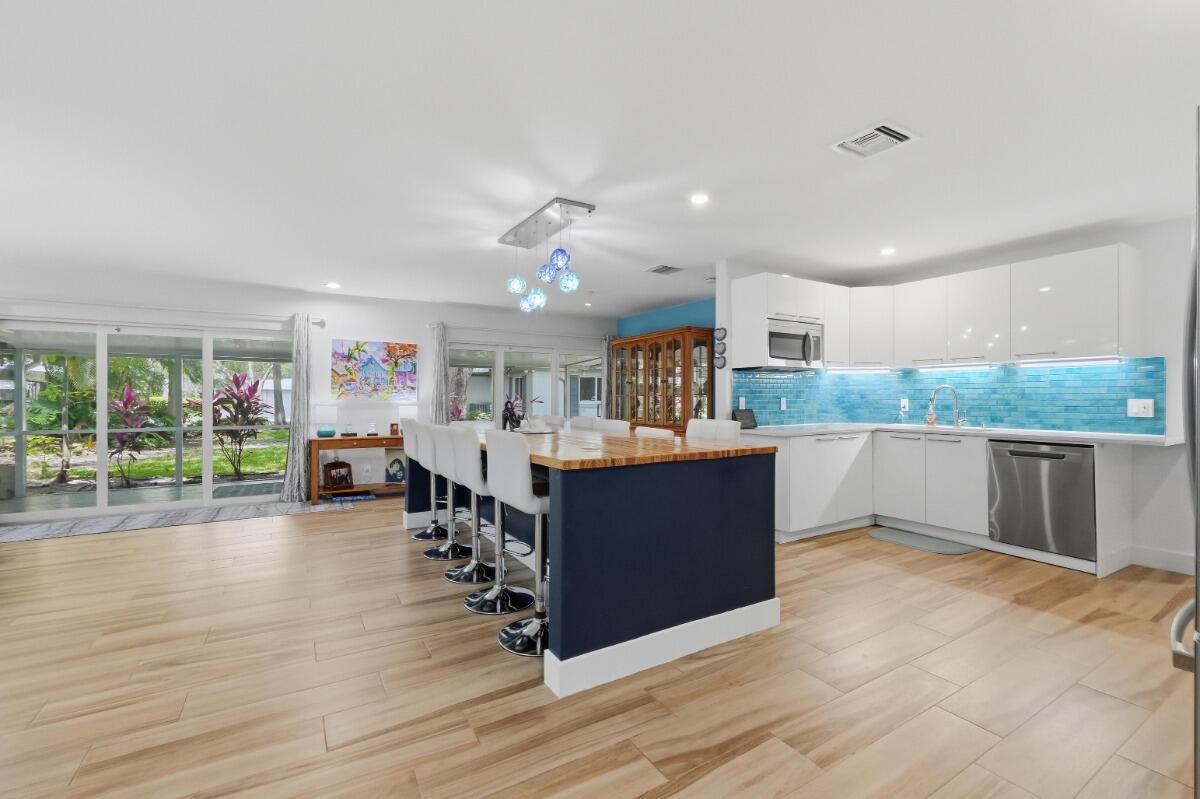 904 W Cypress #V-46 Pompano Beach, FL 33069