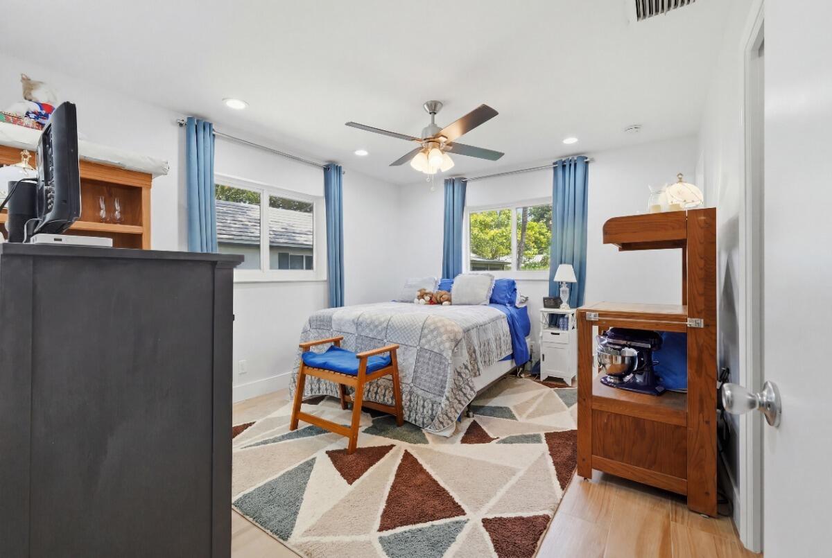 904 W Cypress #V-46 Pompano Beach, FL 33069