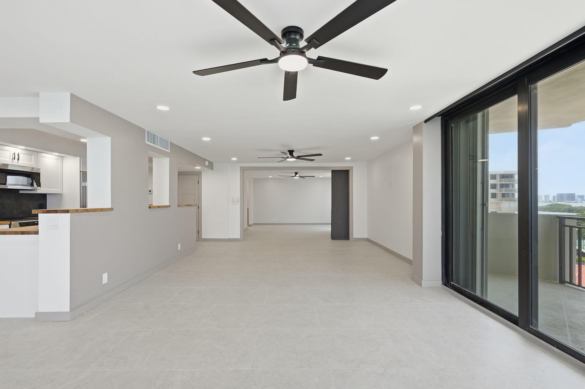 5460 N Ocean #6a Riviera Beach, FL 33404