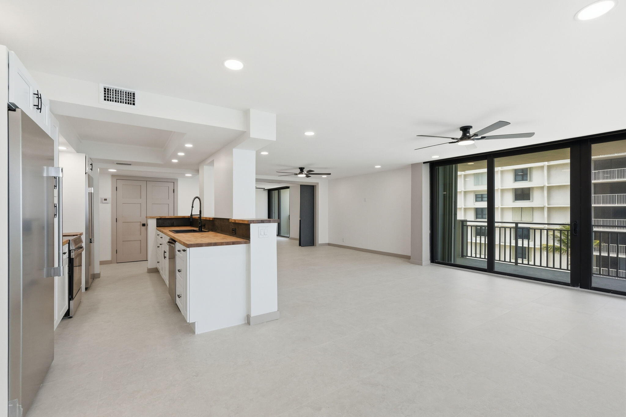 5460 N Ocean #6a Riviera Beach, FL 33404