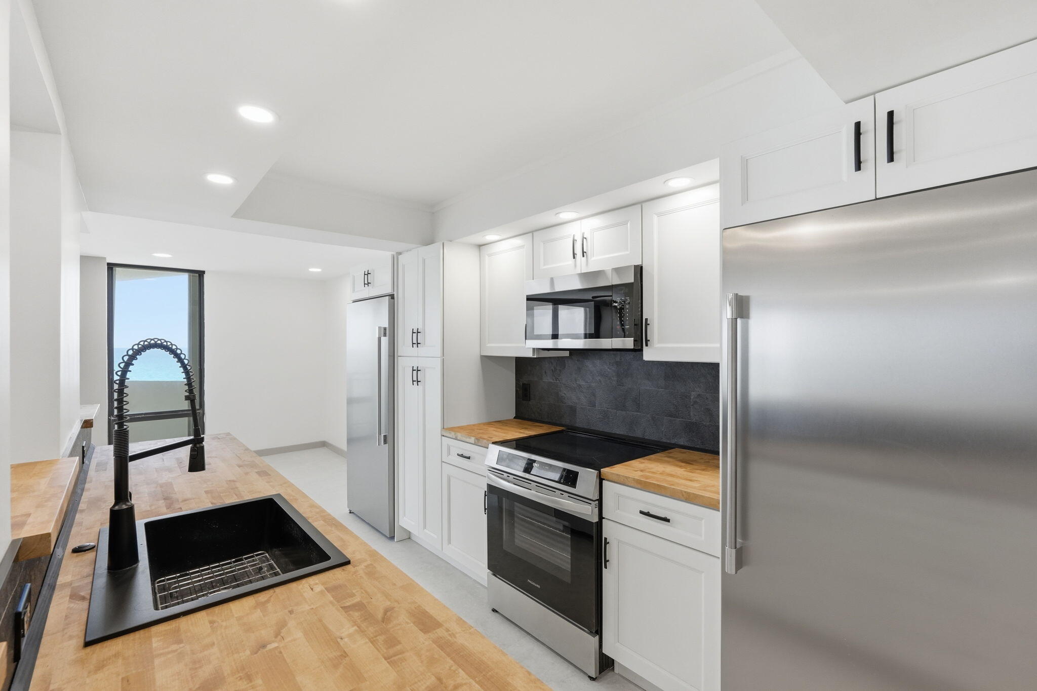 5460 N Ocean #6a Riviera Beach, FL 33404