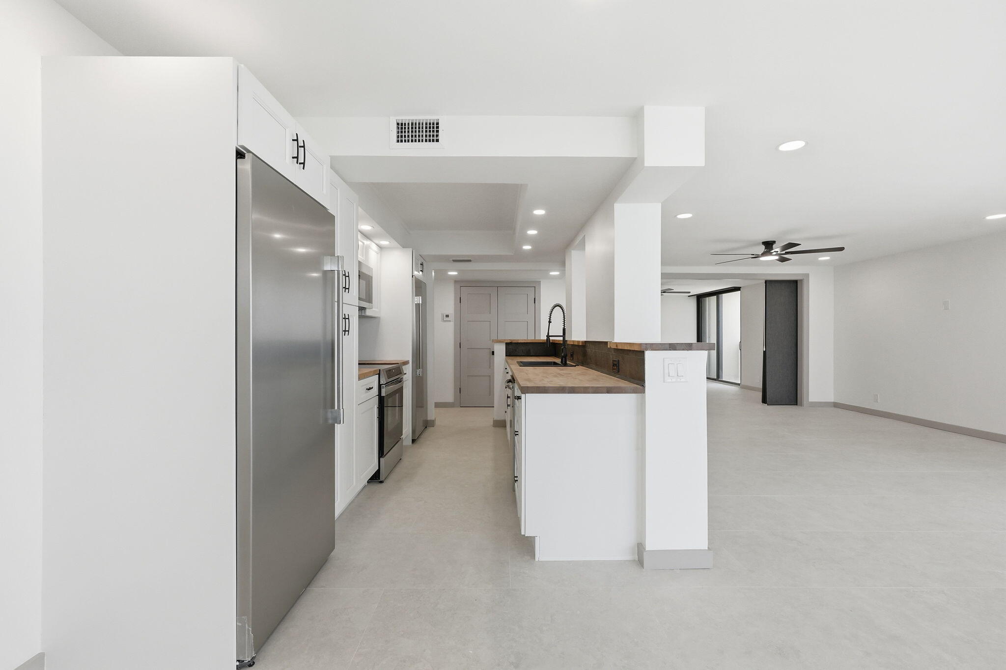 5460 N Ocean #6a Riviera Beach, FL 33404