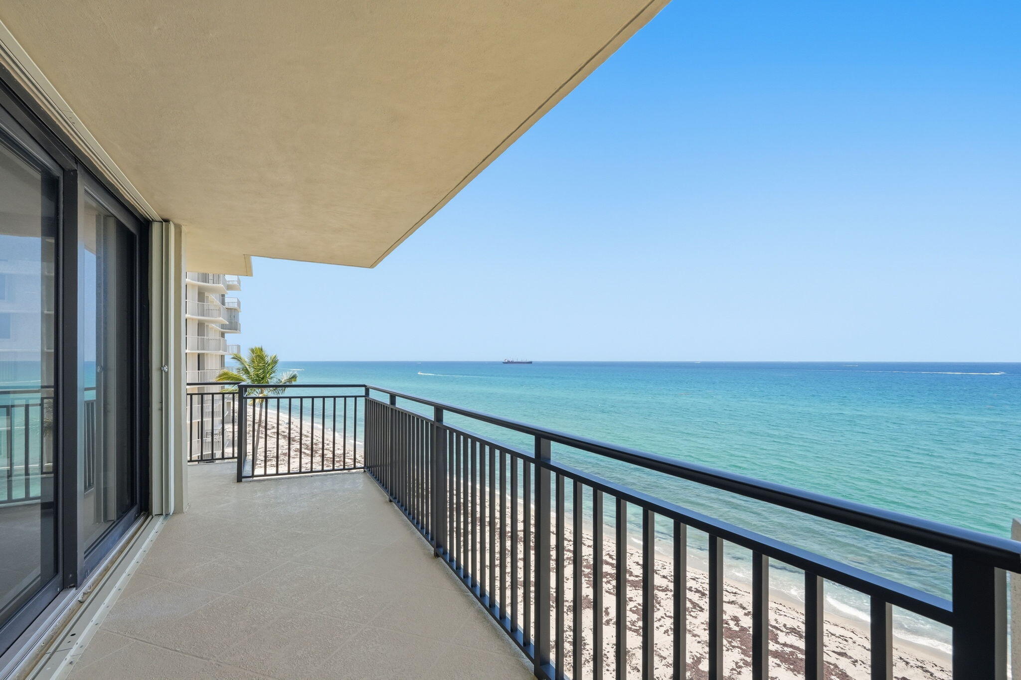 5460 N Ocean #6a Riviera Beach, FL 33404