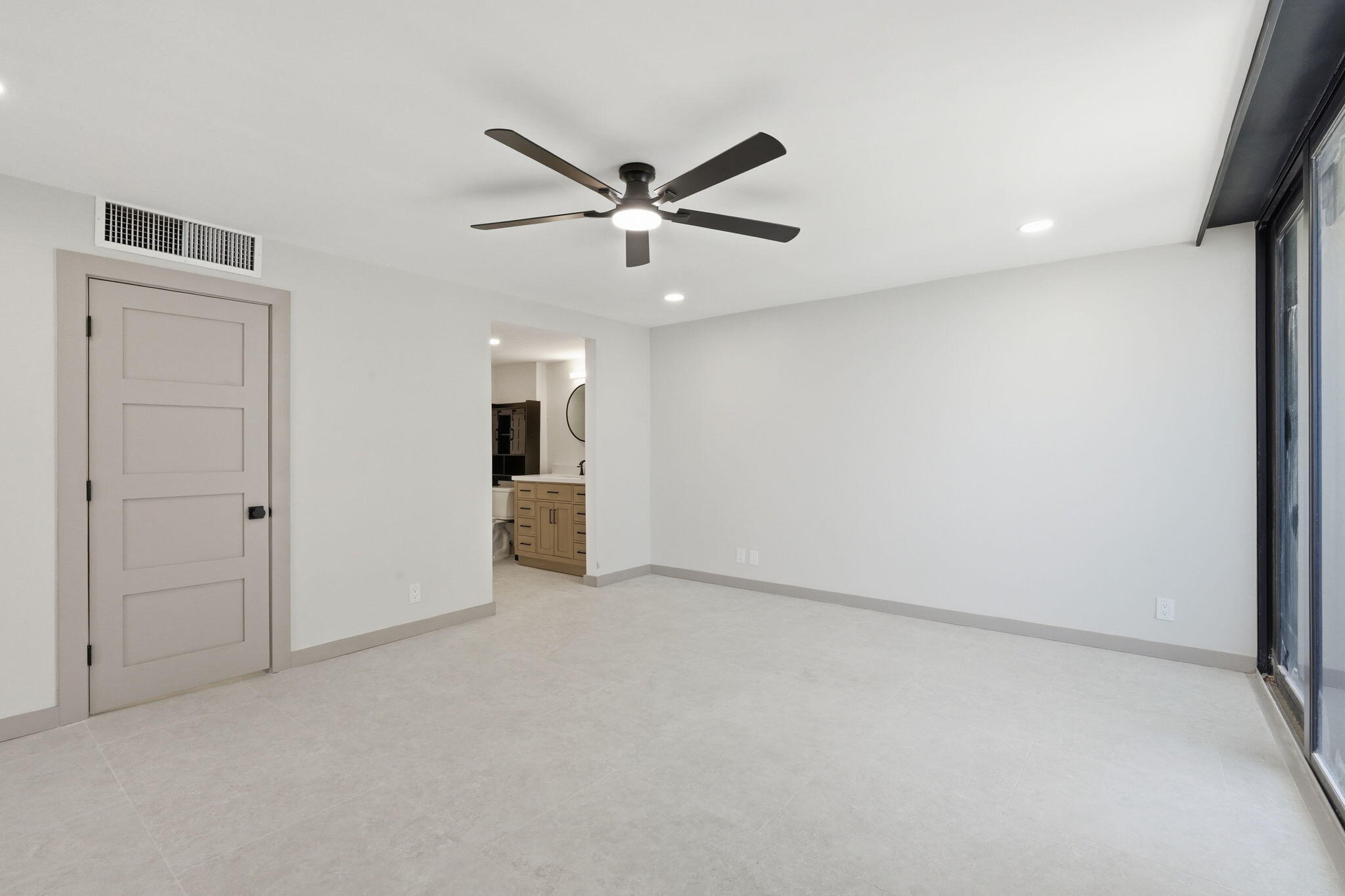 5460 N Ocean #6a Riviera Beach, FL 33404