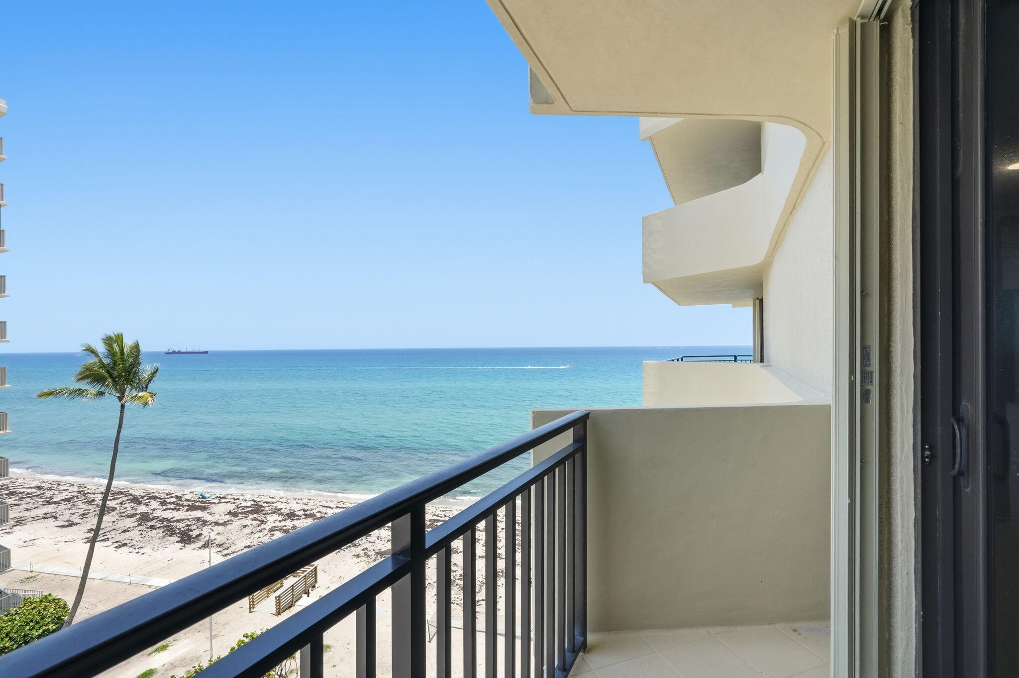 5460 N Ocean #6a Riviera Beach, FL 33404