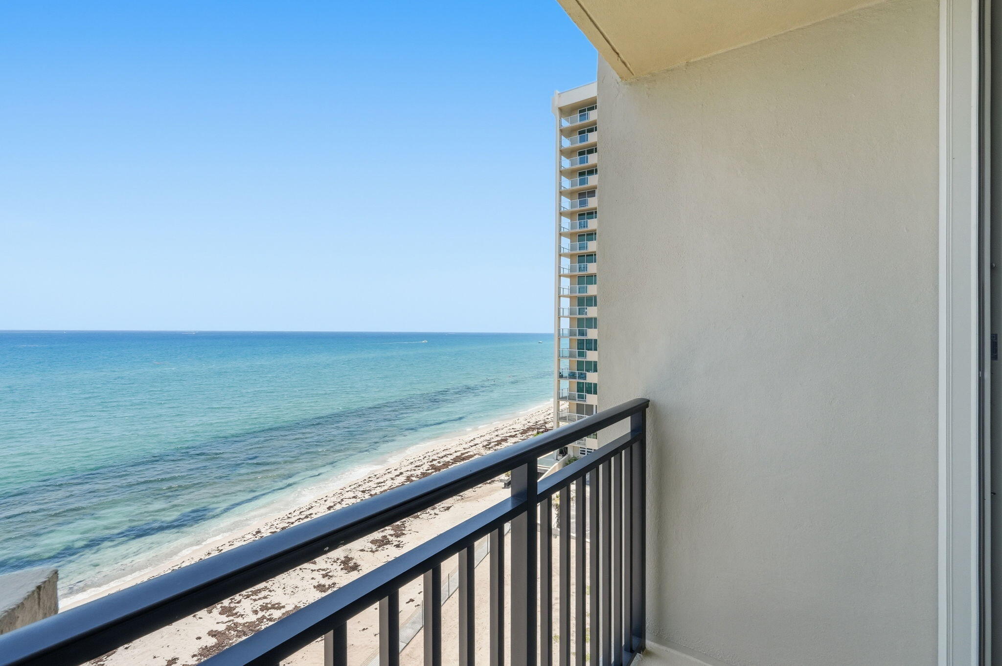 5460 N Ocean #6a Riviera Beach, FL 33404