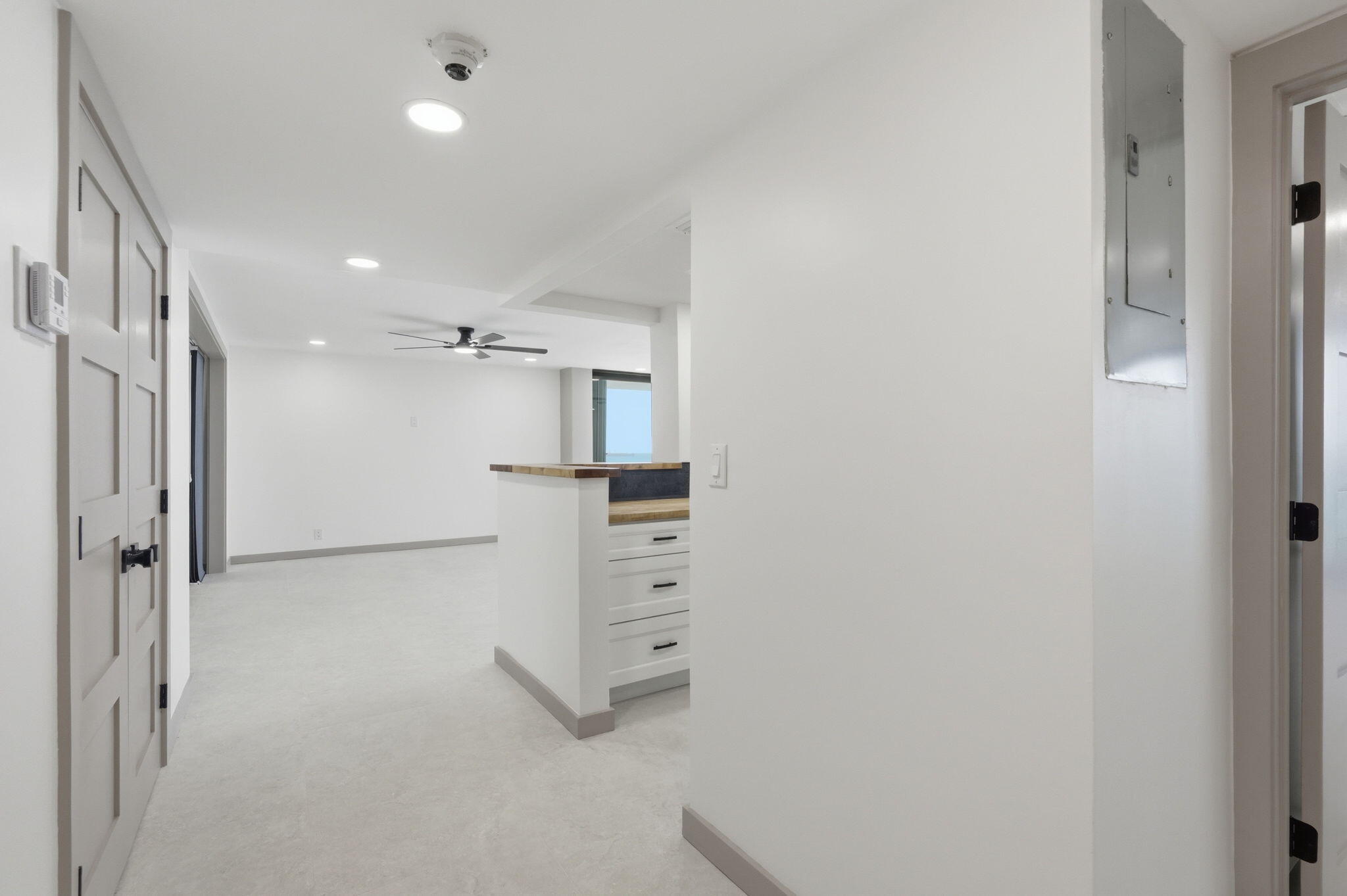 5460 N Ocean #6a Riviera Beach, FL 33404