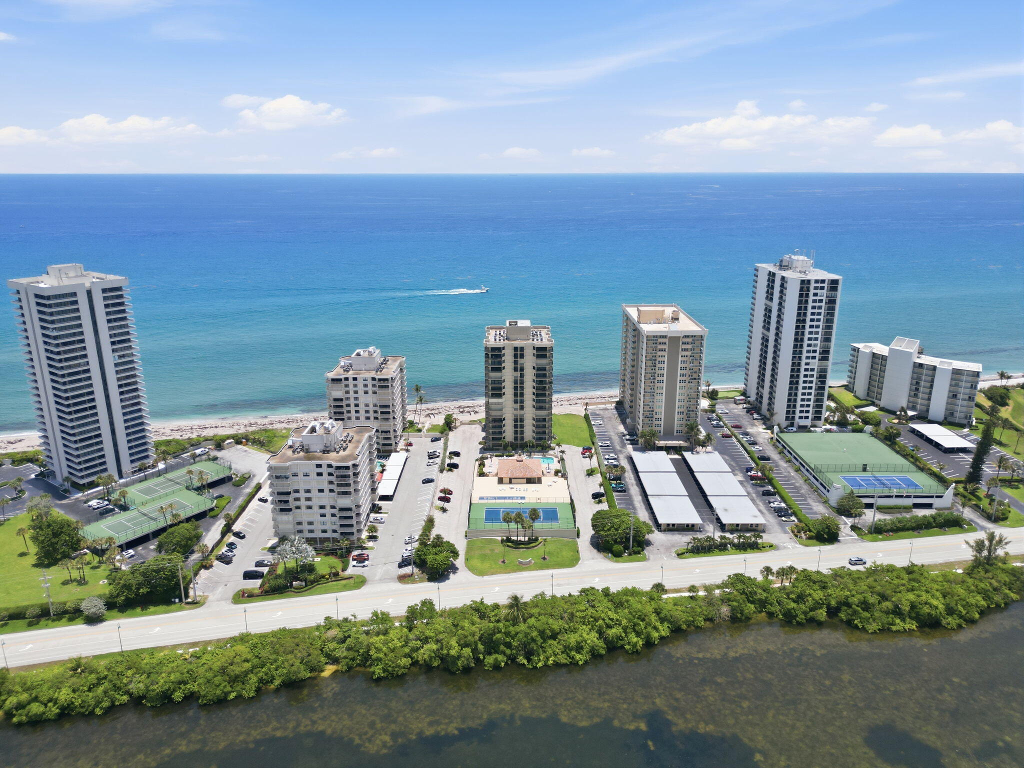 5460 N Ocean #6a Riviera Beach, FL 33404