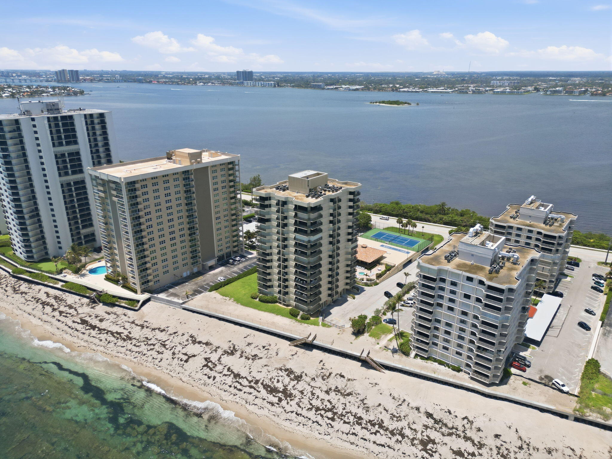 5460 N Ocean #6a Riviera Beach, FL 33404