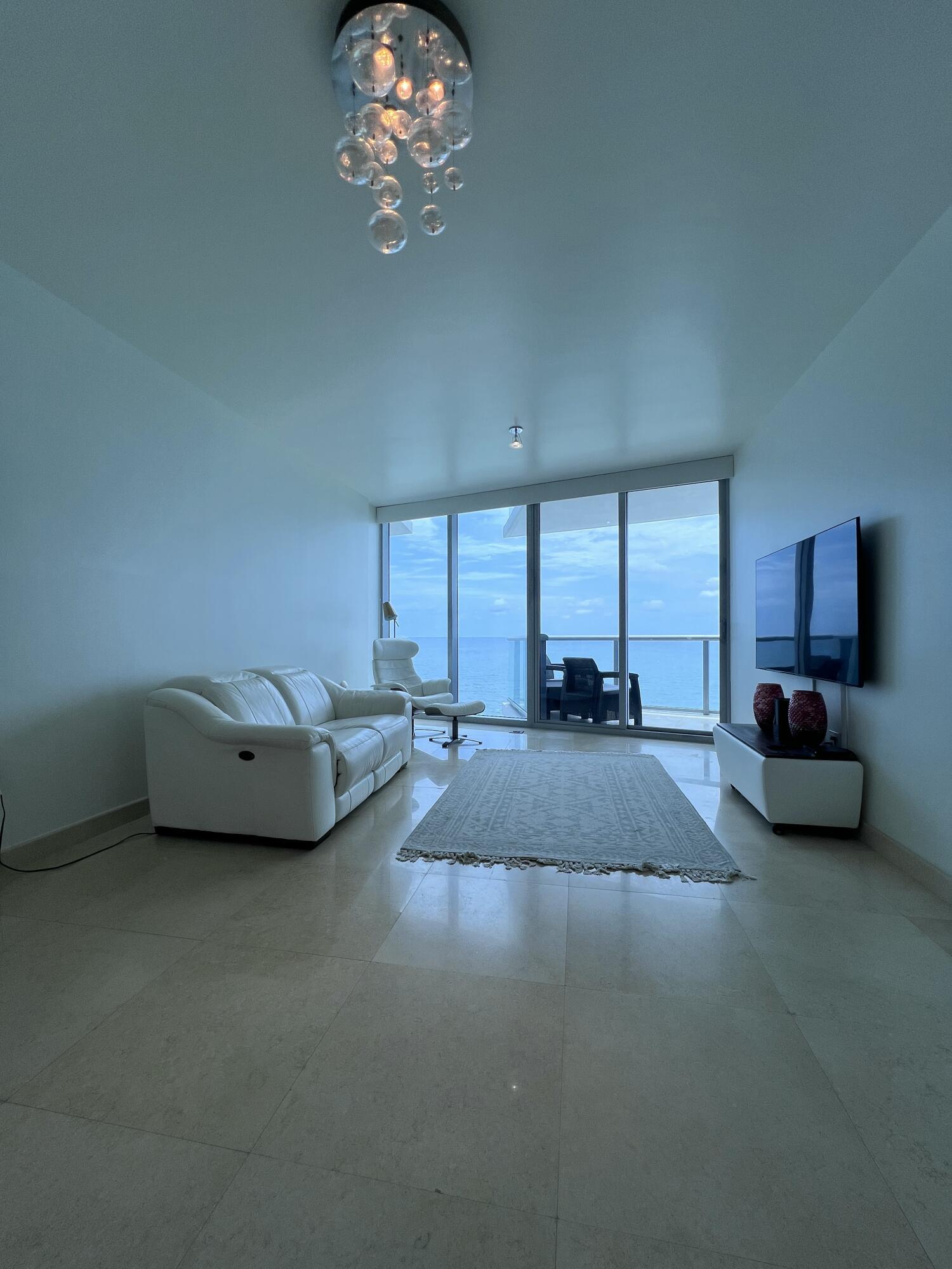image Jade Beach1