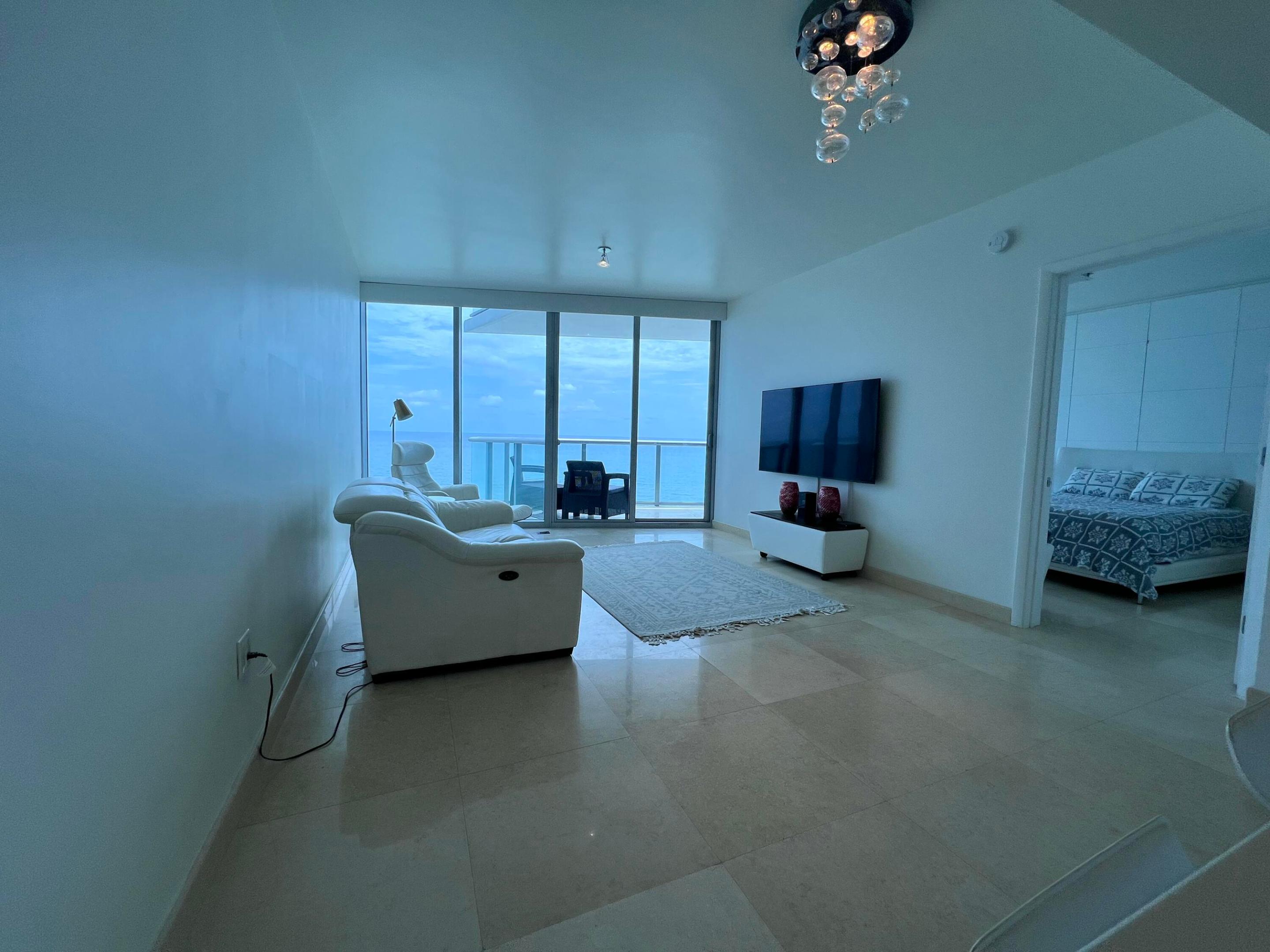 image Jade Beach5