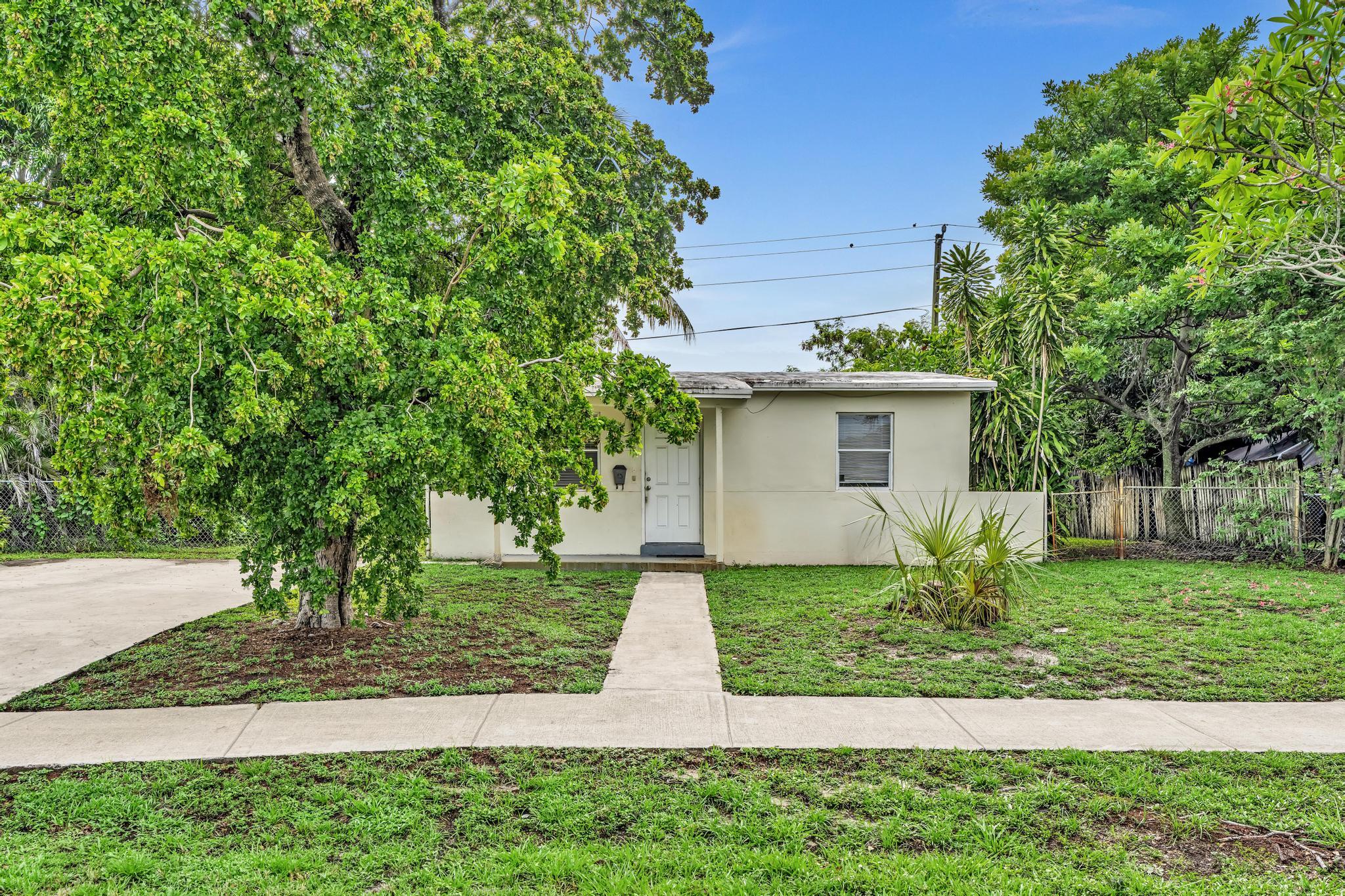4936 NE 14th